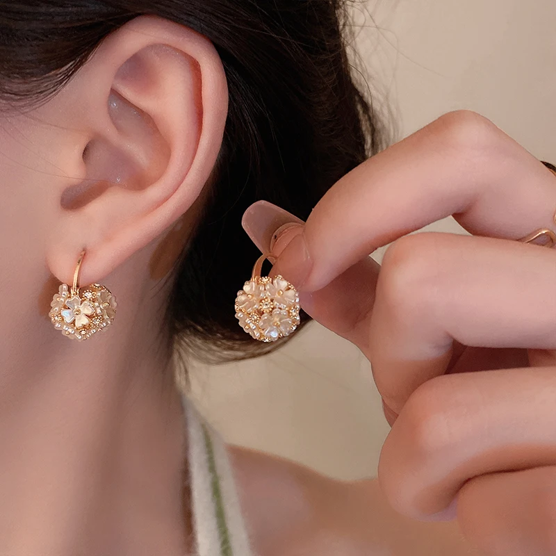 Romantic Flower Clusters Dangle Earring For Women Sweet Temperament Cz Flower Drop Earring New Fashion Elegant Girl Jewelry
