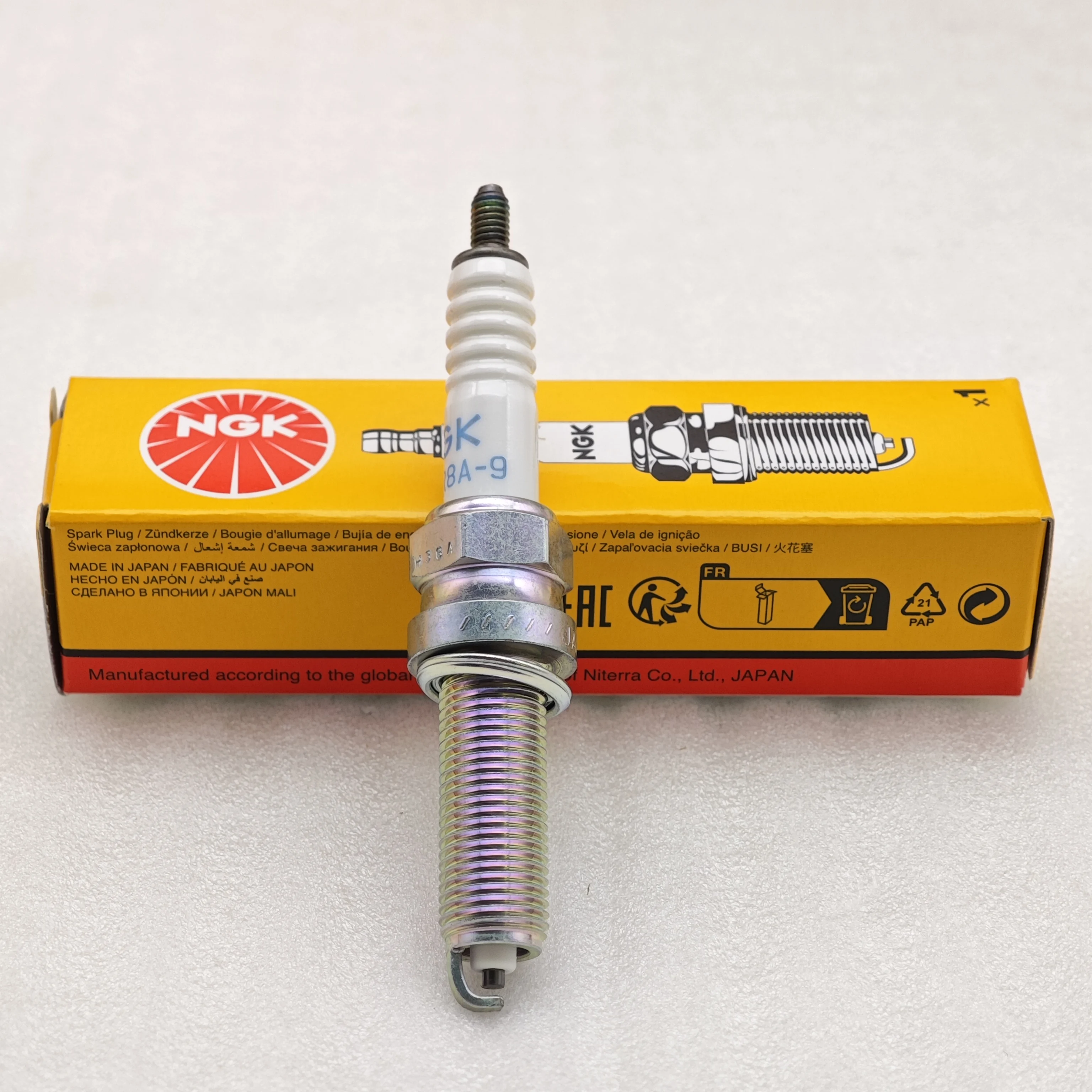 1pcs Original NGK Spark Plug LMAR8A-9 4313 is Suitable For Yamaha MT07/03 Honda CB1100 Fosha 350 PCX160 OEM 31908-KTW-901