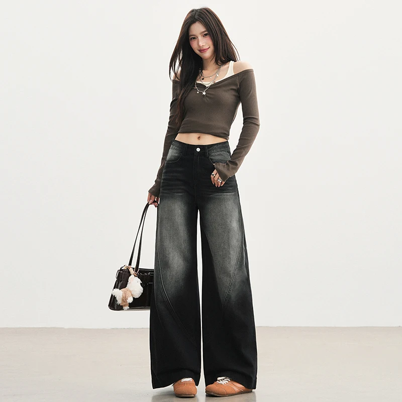 

New early autumn cool and stylish black slimming wide-leg straight jeans for girls