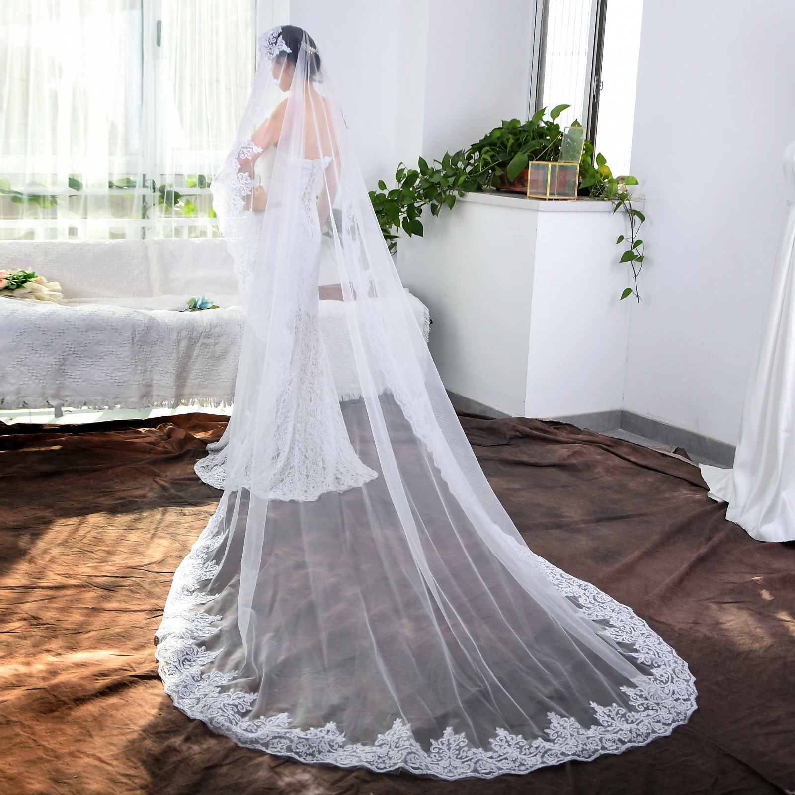 

Lace Wedding Veil Hand-stitched Flower Patterns Trim Bridal Veils Long Cathedral Style For Girlfriend Wedding Shawl Cape Veil