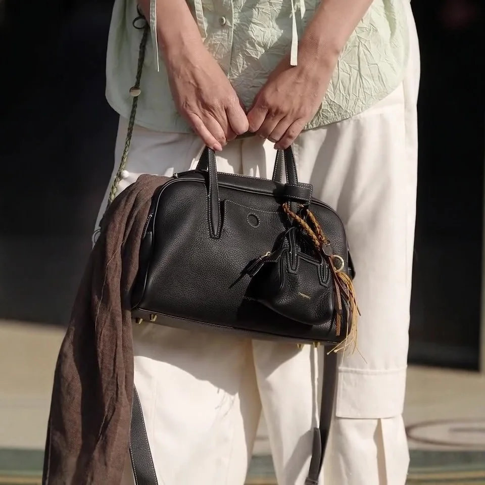

Women's Bowling Bag Crossbody Tote Boston Bag Soft Shoulder Bag Large Capacity
