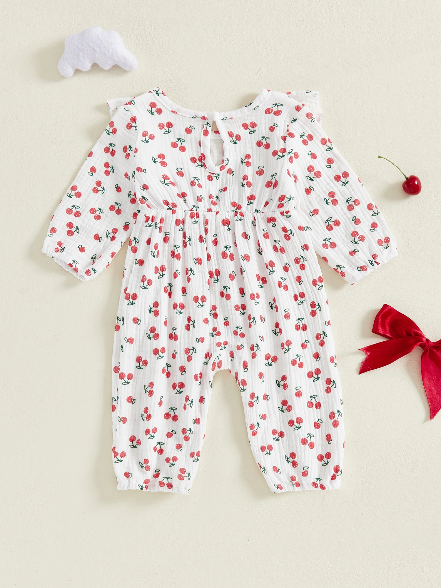 Entzückender Herbst für Kleinkinder mit niedlichem Kirschmuster, stilvollen langen Ärmeln und zarten Rüschendetails