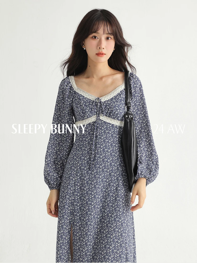 

Vintage Floral Sweetheart Neckline Midi Dress with Lace Trim, Ruched Empire Waist and Long Sleeves for Elegant Summer Looks