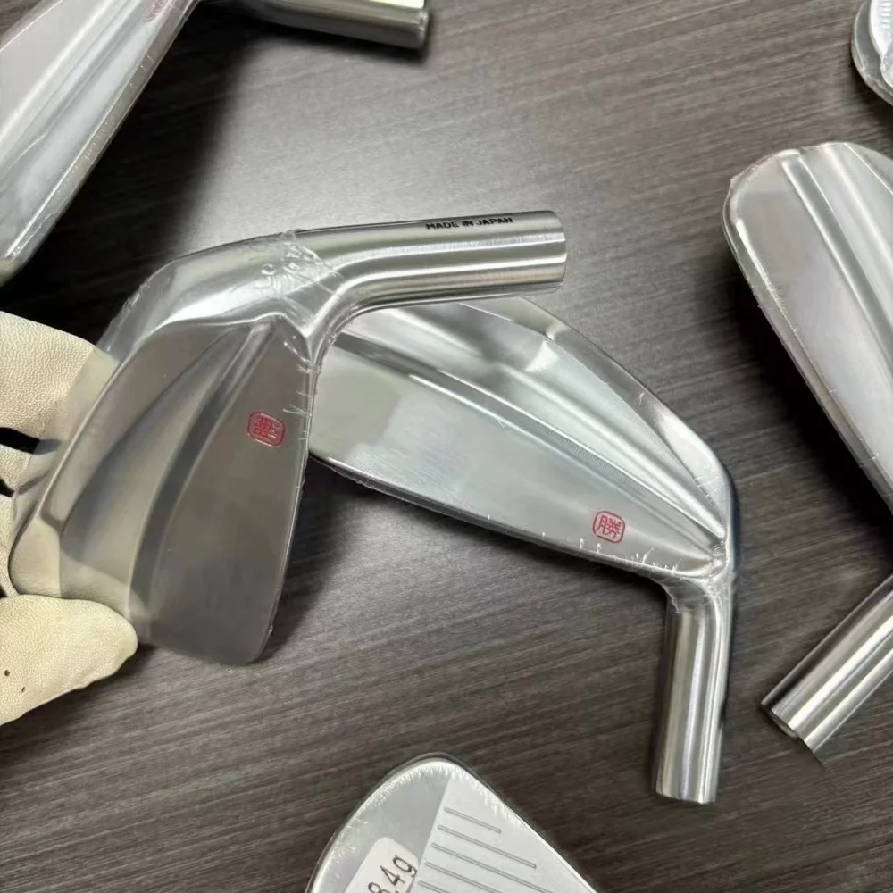 نوادي الجولف KM700 مجموعة الحديد 7 قطعة 4-P S20C لينة الكربون الصلب مزورة مع رمح الصلب/الجرافيت مع أغطية الرأس