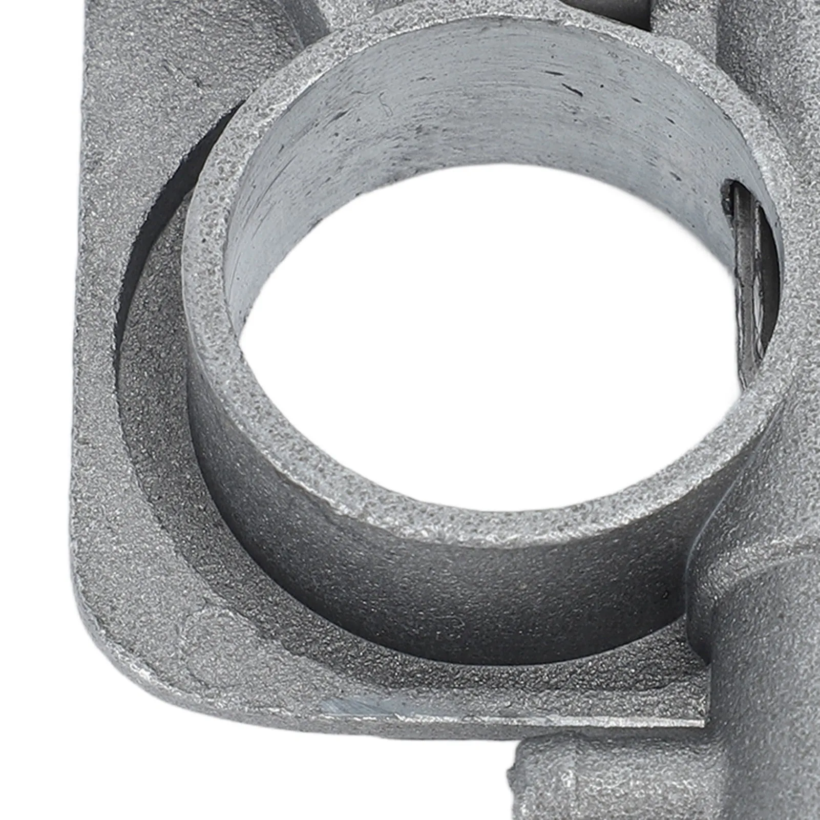 Reliable Chainsaw Oil Pump Iron High Hardness Engine Oil Pump for CS350 CS2600 Oil Pump