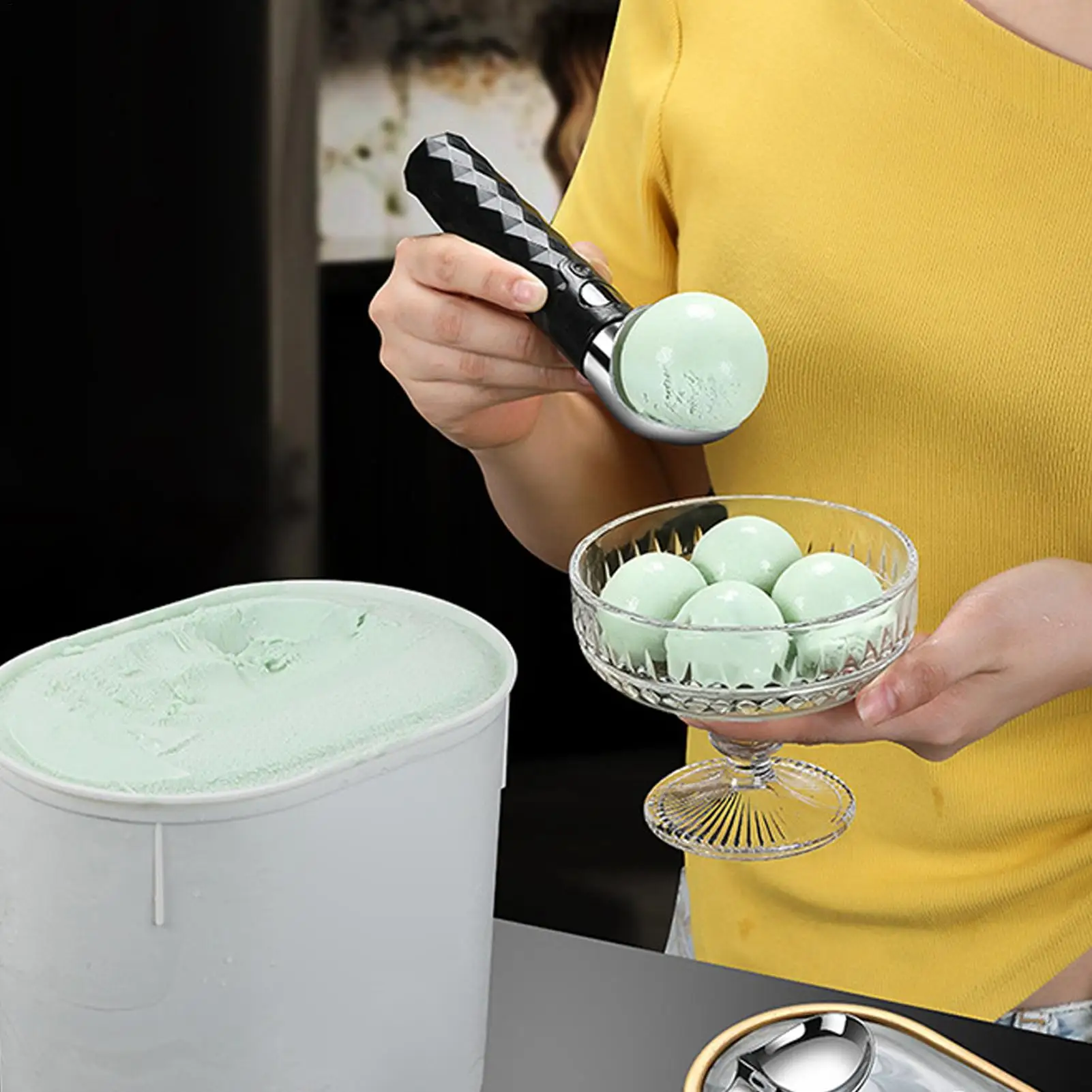 Heated Ice Cream Scoop Rechargeable Fast Heating Waterproof LED Display Ice Cream Spoons for Seniors Kids Cakes Fruit Balls