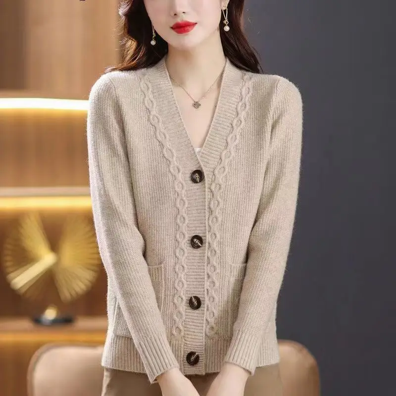 2023 New Autumn Fashion Solid Knitted Jacquard Cardigan Long Sleeve Temperament Commuter Women\'s Loose Button Casual Sweater