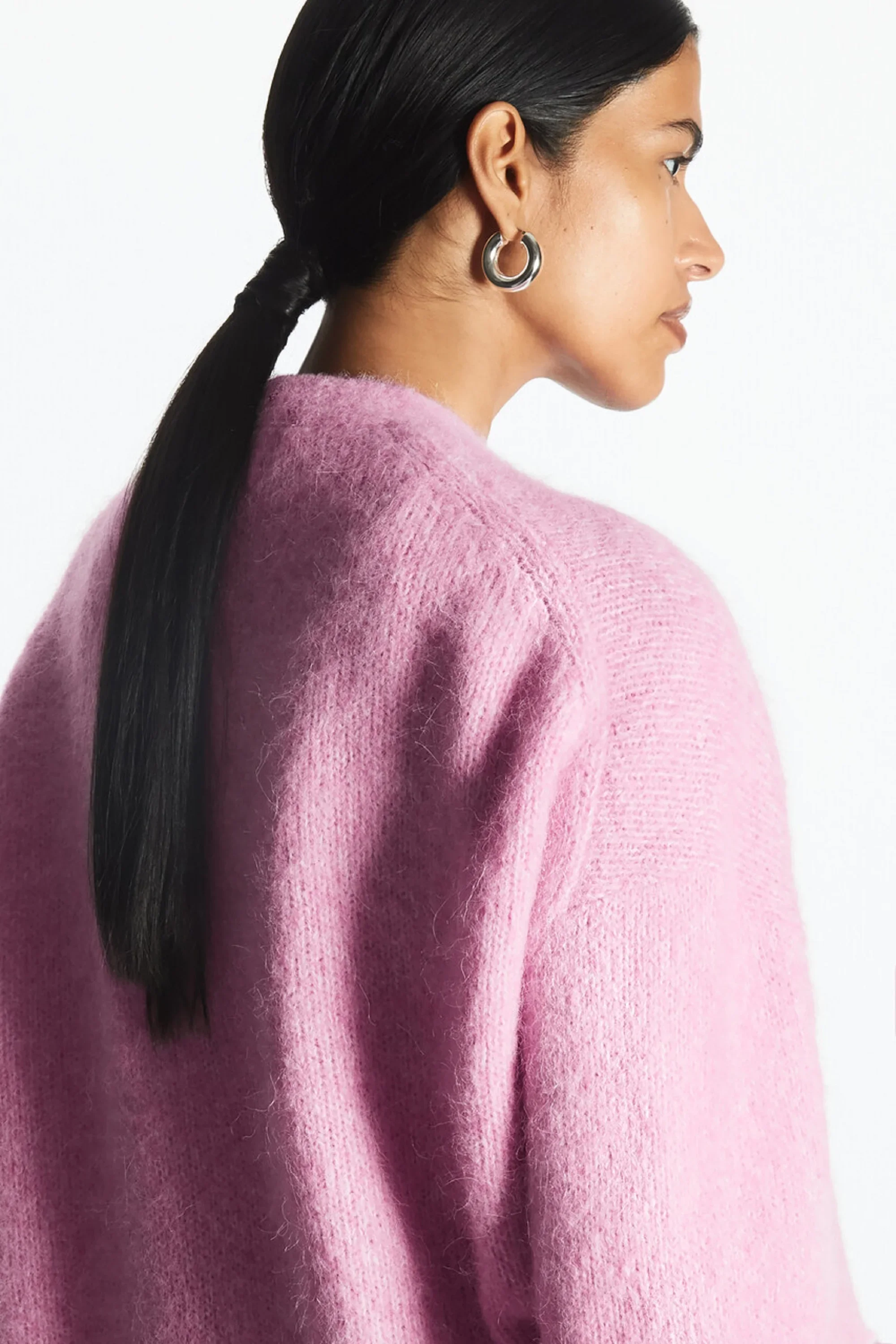 Ethereal costume 2025 cos winter new style of Ladies' casual fashion V-neck patch pocket cardigan