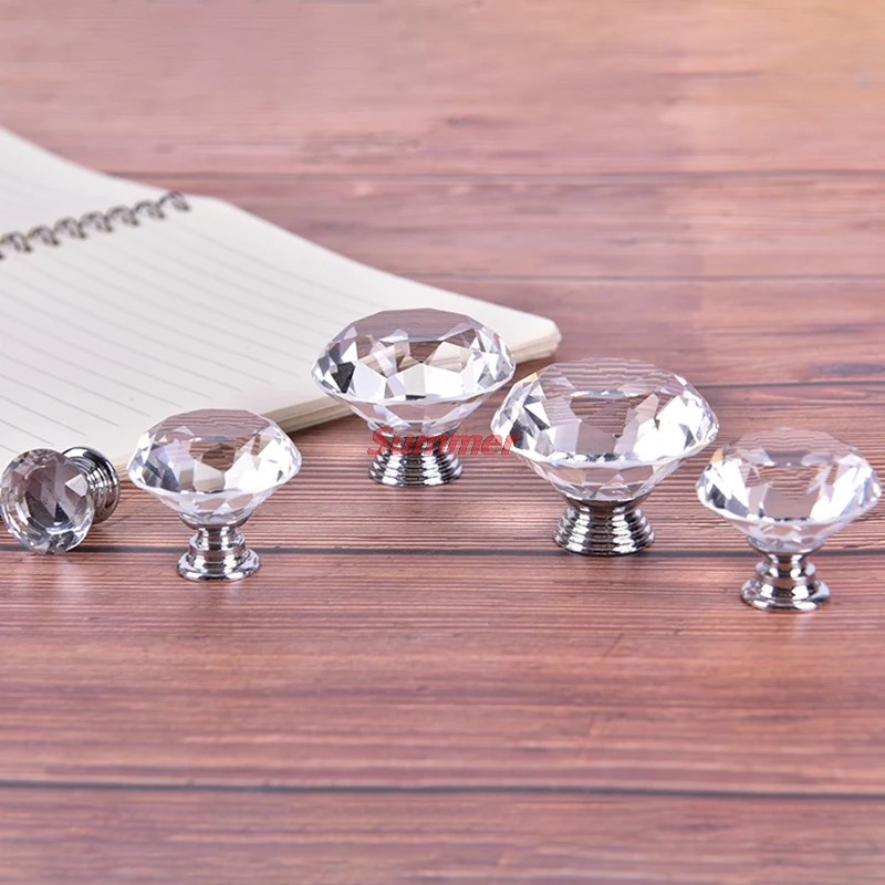 Boutons en verre en cristal en forme de diamant, 20-40mm, Design populaire, poignées pour tiroirs, armoires de cuisine, portes de garde-robe