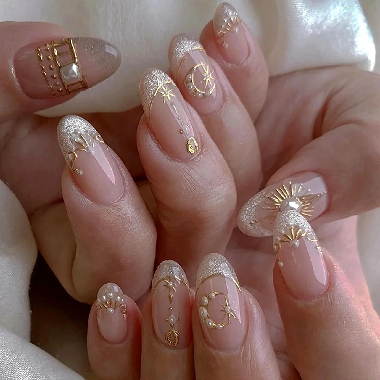 Patrón de serpiente Punk estrella Starburst uñas postizas puntiagudas arte brillo almendra uñas postizas Luna sol corazón diamantes de imitación prensa en la punta de las uñas