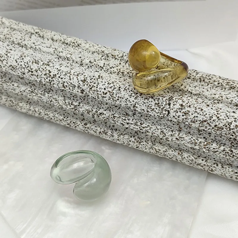 Fashion Clear Serpentine Crystal Drip Ring for Women Interleaved Shaped Index Finger Acrylic Resin Ring R06