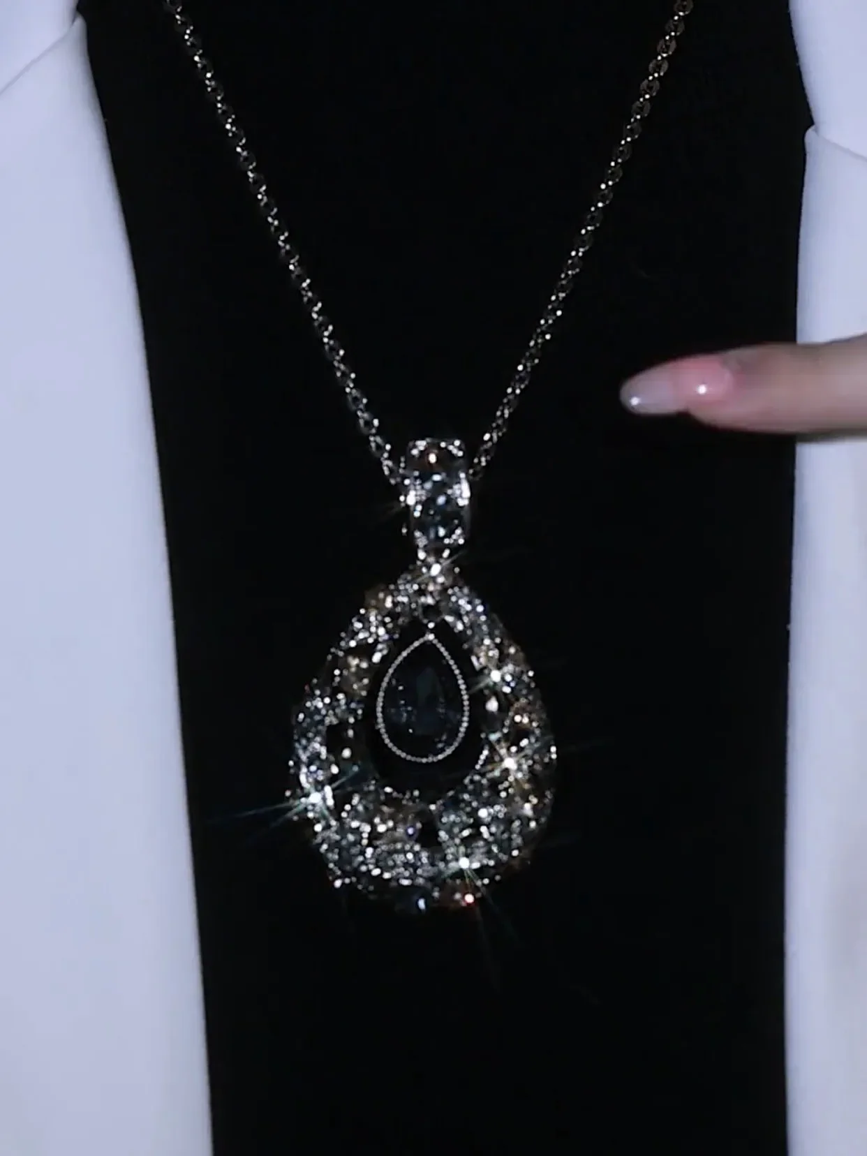 UMQ-Cadena de suéter en forma de gota, collar de ambiente elegante y digno geométrico, accesorios colgantes que combinan con todo, moda de lujo ligera