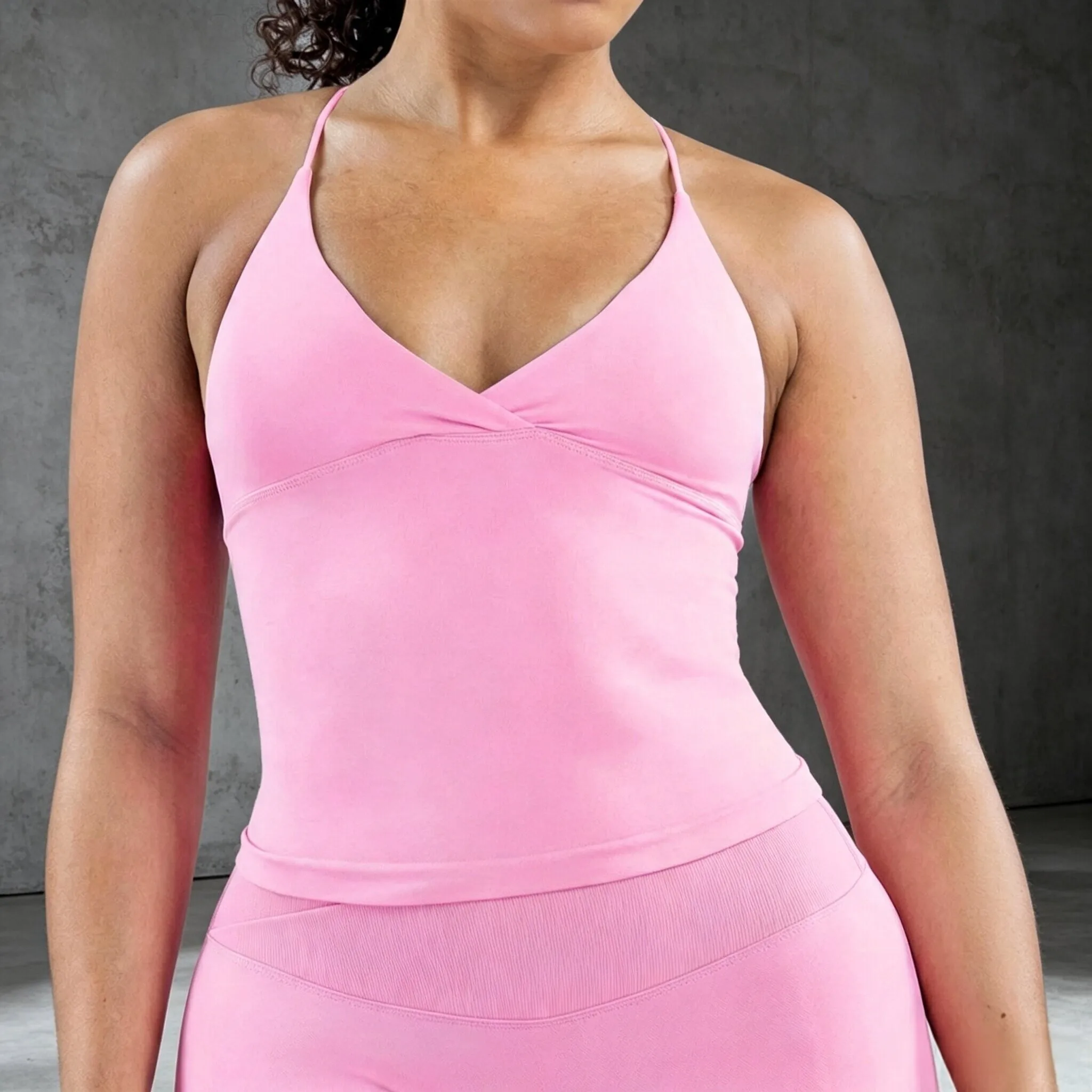 Dneyf DFY Damen Yoga-Cami-Top mit tiefem V-Ausschnitt und überkreuztem Rücken, ärmelloses, gepolstertes Sport-Tanktop, schnelltrocknend, dehnbar, Fitness-Workout-Weste – Detail 16