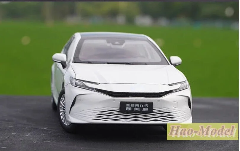 1:18 For GAC TOYOTA CAMRY 2024 Alloy Diecast Metal Car Model Toys Boys Birthday Gifts Hobby Display Collection Ornaments White