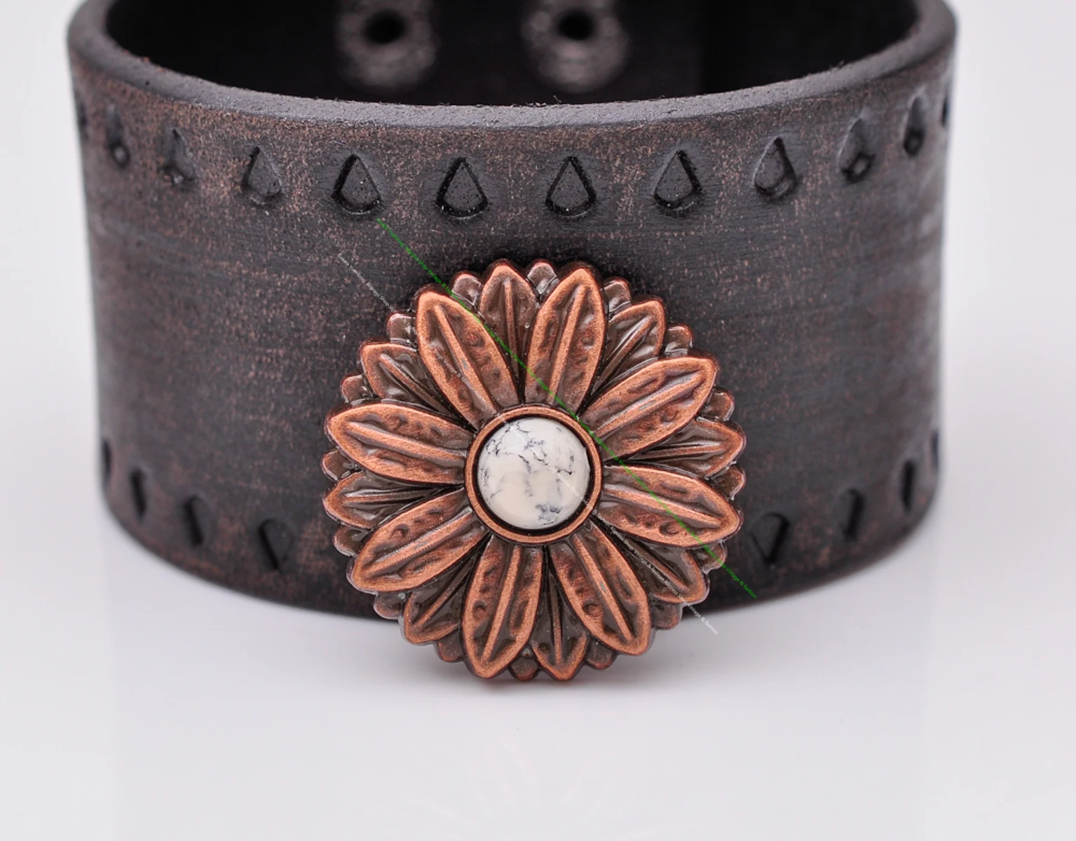 10PCs 30*30MM Artistic Metal Flower Antique Copper Concho with White Turquoise