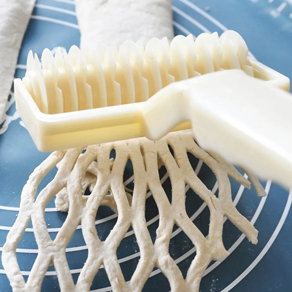 

2Pcs Lattice Cutter Baking Tool Safe for Creating Lattice Design on Pastry Cake Beige Plastic Hobbing