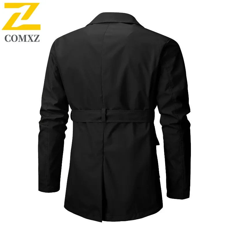 เสื้อโค้ทเทรนช์โค้ททรงหลวมสไตล์ลำลองสำหรับวัยรุ่นชาย COMXZ รุ่นอเนกประสงค์ ติดกระดุมแบบปกเสื้อ มีกระเป๋าหลายช่อง น้ำหนักเบา กันลม เหมาะสำหรับกิจกรรมกลางแจ้ง ปี 2025