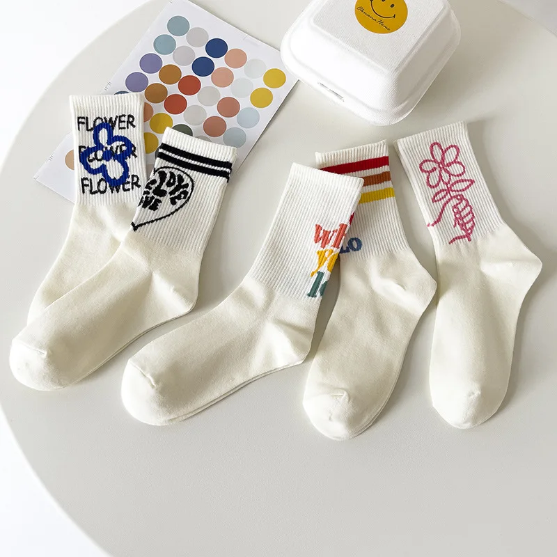 Japanese Floral Ladies Color Socks Creative Graffiti Color Mid-tube Ins Tide Couple White Spring And Autumn Cotton Sports Socks