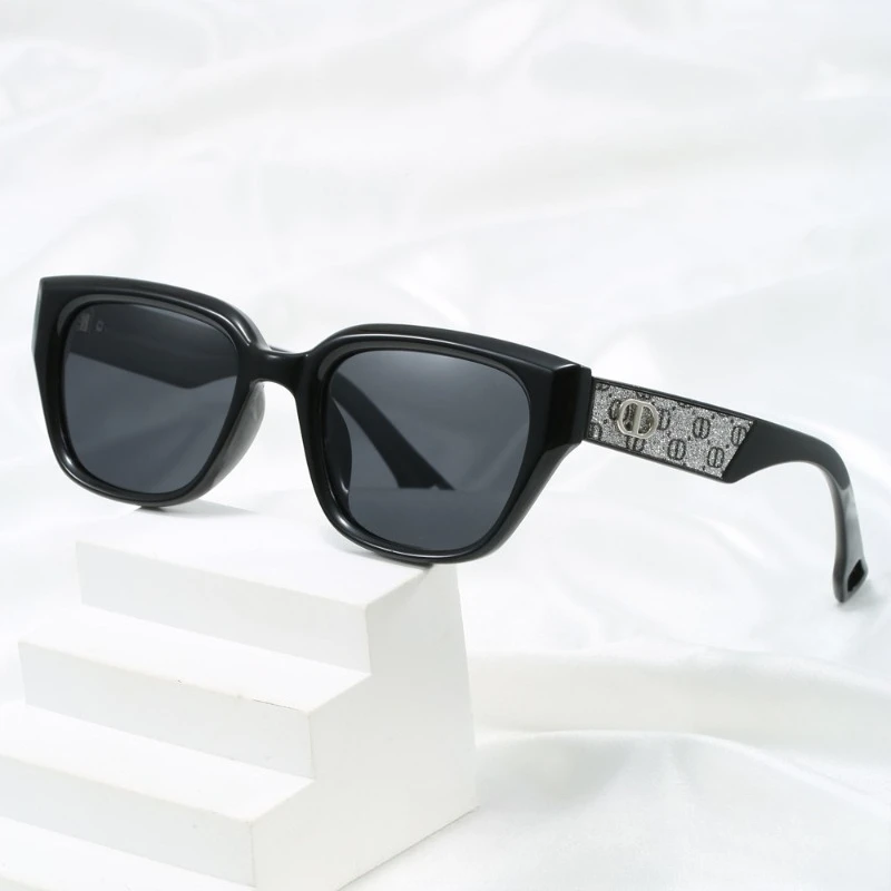

​​2025 Retro Square Rhinestone Sunglasses Women, Polarized UV400 Luxury Street Style Oversized Y2K Driving​​