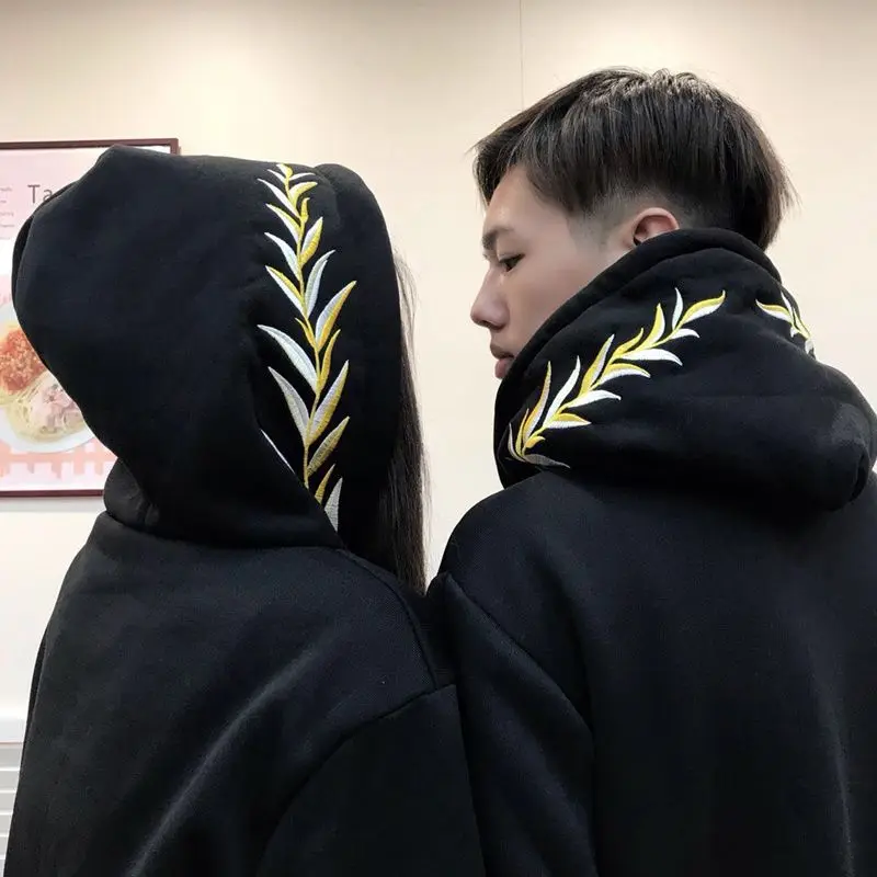 Neuer bedruckter Pullover im koreanischen Stil plus samtverdicktes Kapuzenpullover für Damen im Herbst und Winter