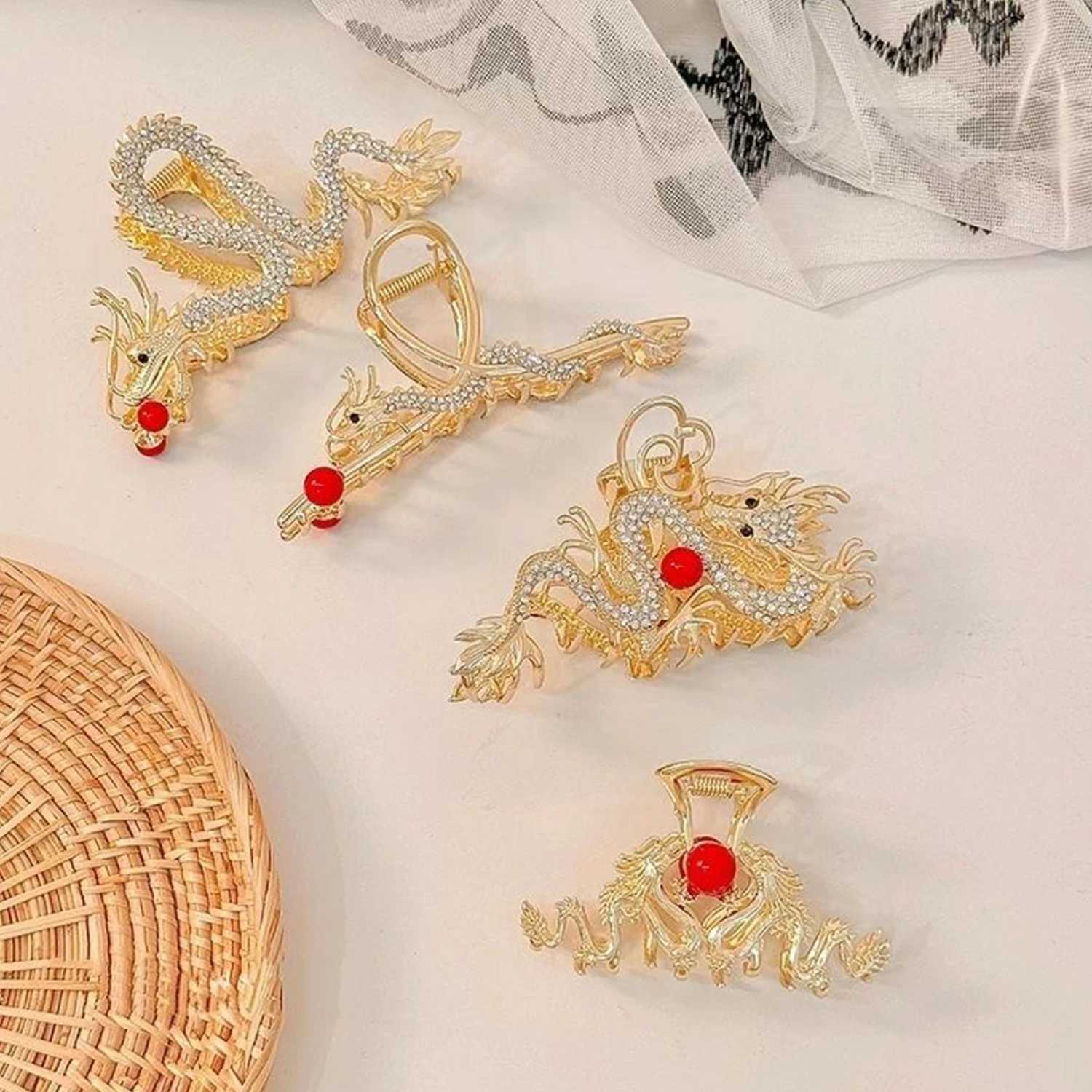 1 PC Golden Dragon Hairpin Hair Claw Women Simple Zodiac Hair Claw Alloy Back Of The Head Hairpin Shark Clip Hair Accessories