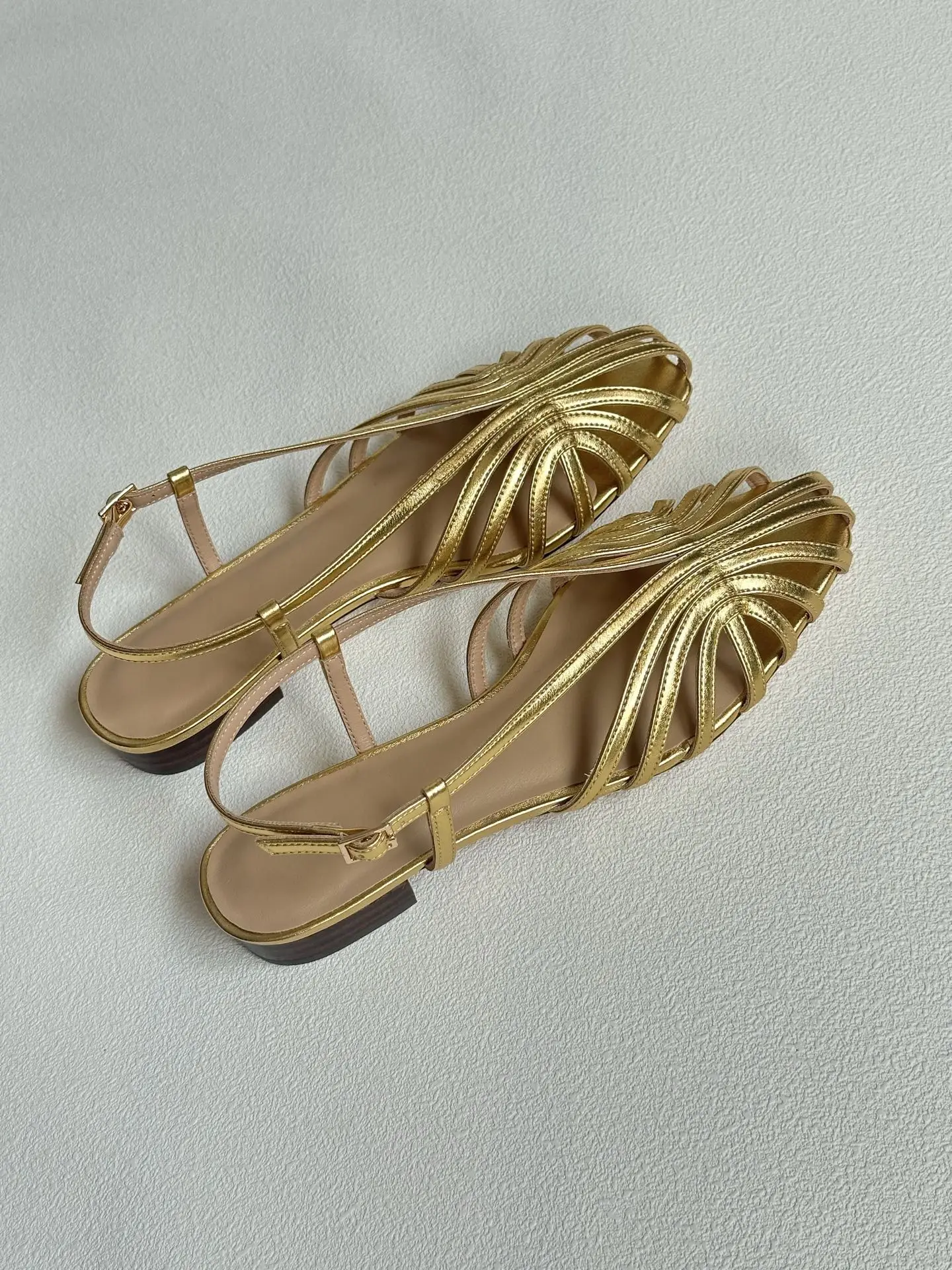 

Women Slingback Sandal Latticed Strap Buckle Closure