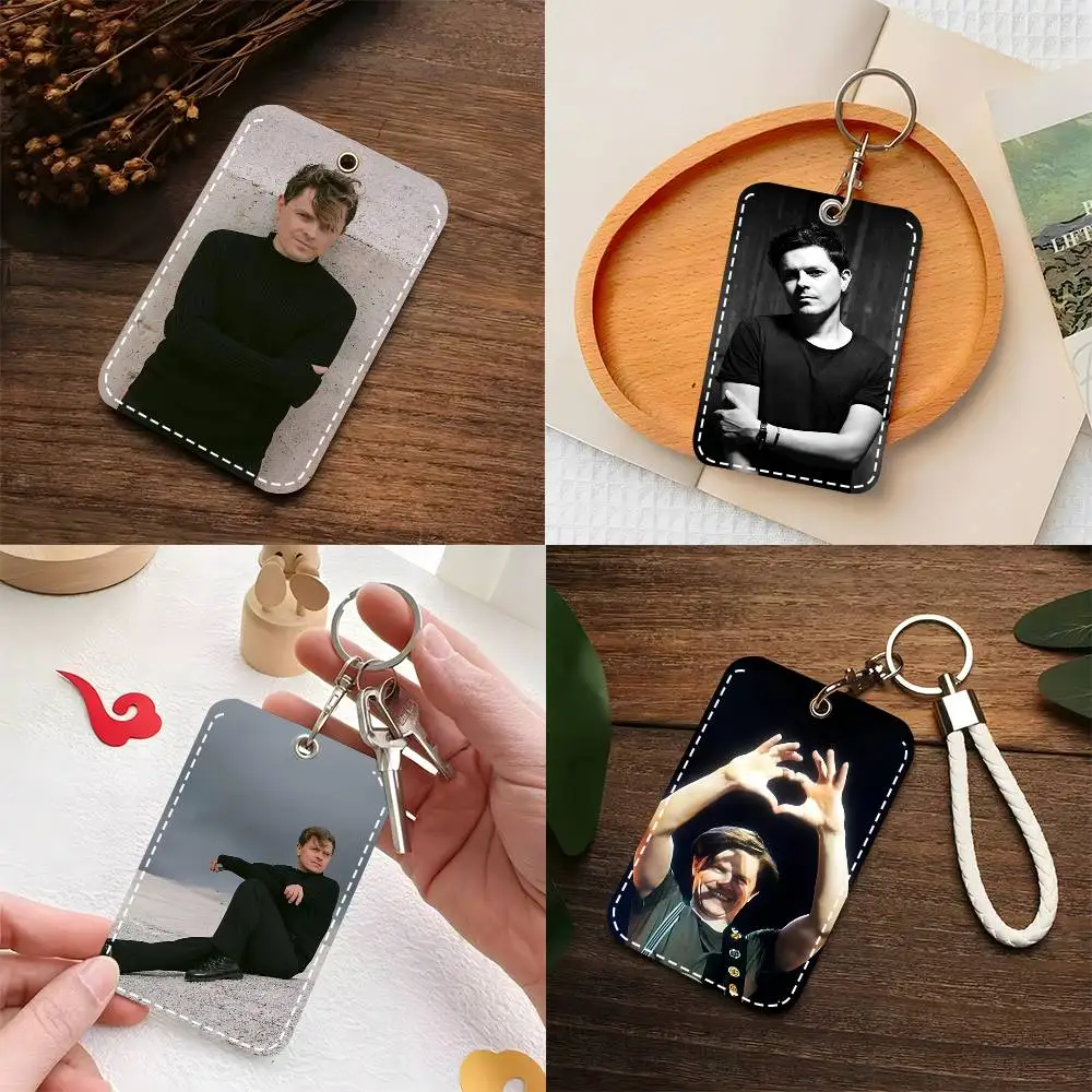 1pc Singer Michael Patrick Kelly Traces Card Case Keychain Access Card Bag Key Tag Ring Leather Card Holder Key Ring Access