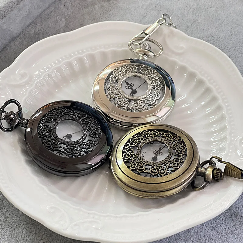 Men's and Women's Watch Brand Retro Retro Flip Quartz Pocket Watch Elegant Hollow Flower Carved Necklace Ancient Watch V93