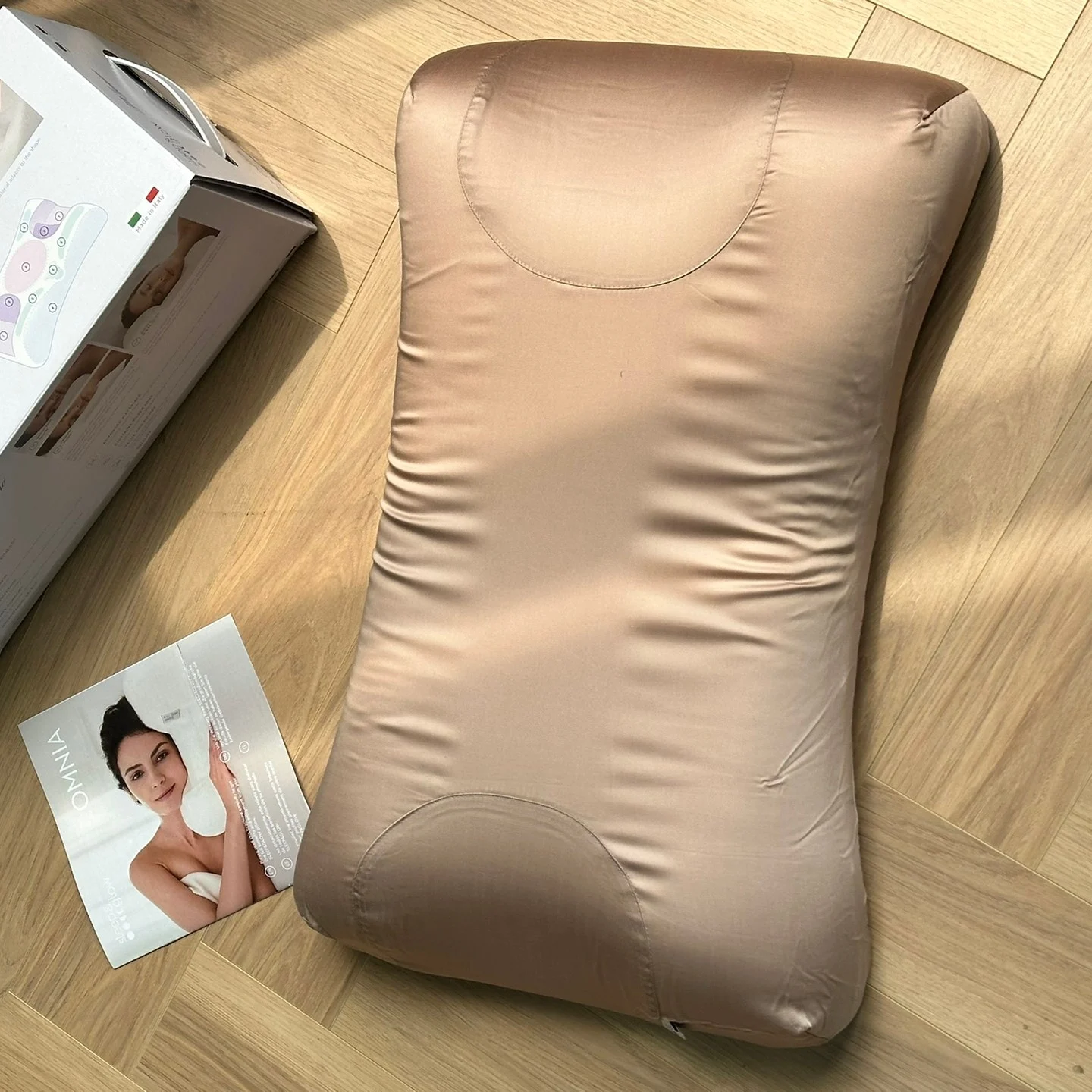 Luxury Holiday Gift: Anti-aging Beauty Pillow, Combats Sleep Stretch Marks, Adjustable Memory Foam Pillow, Century-Old Bedding