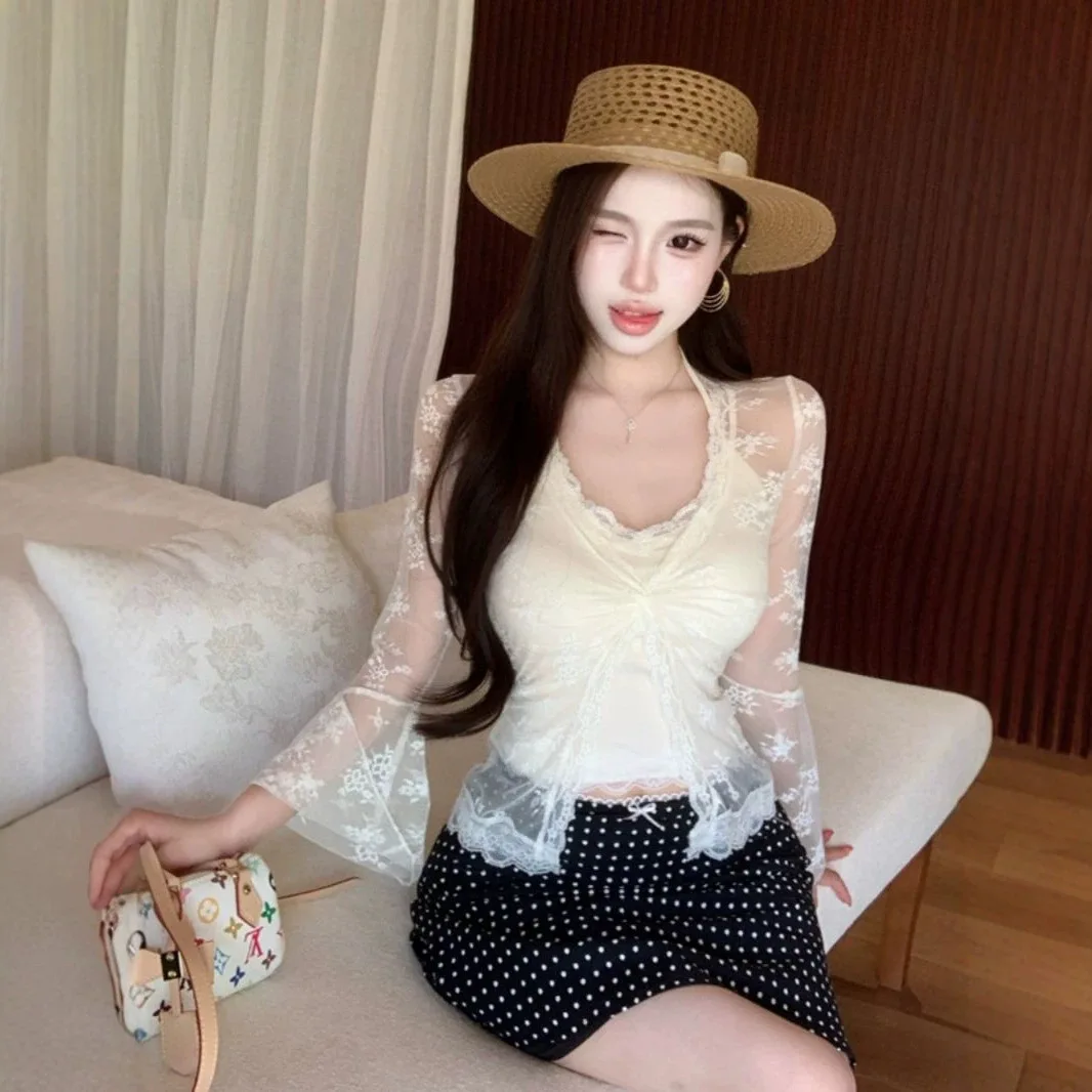 Elegant Early Spring Lace V-Neck Long Sleeve Women's Slim Fit Base Shirt Casual Chic Fake Two-Piece T-Shirt for Various Occas...