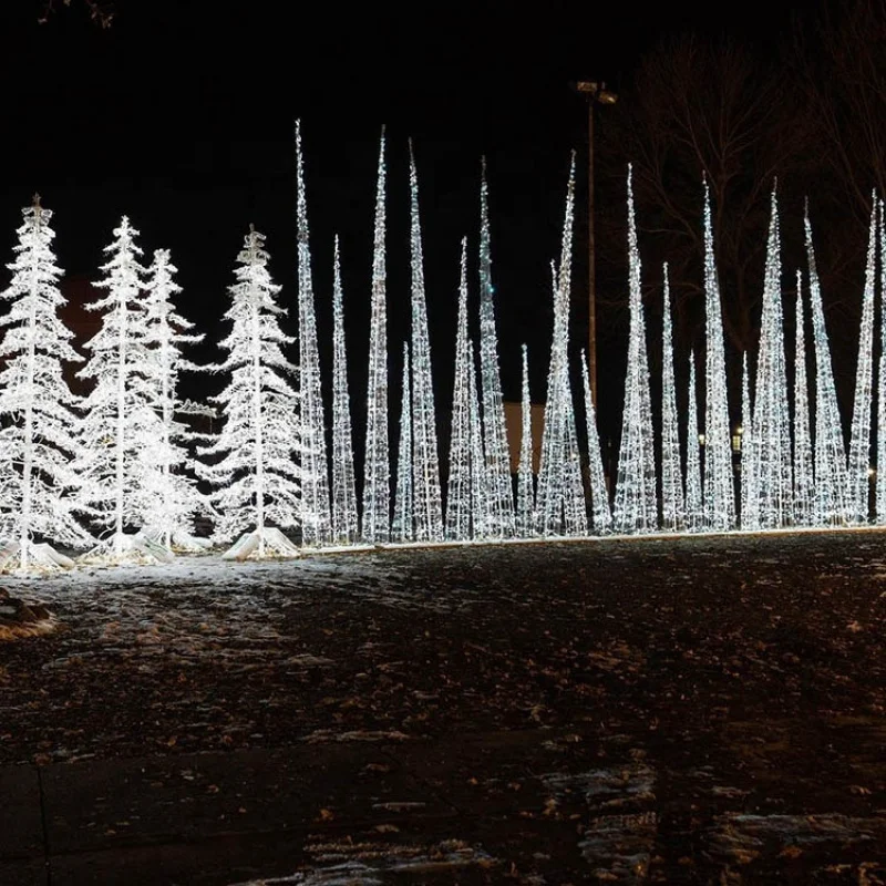 custom.2024 customized led outdoor lighted sculptures led 2m 4m cone shape tree motifs lights for holiday dis