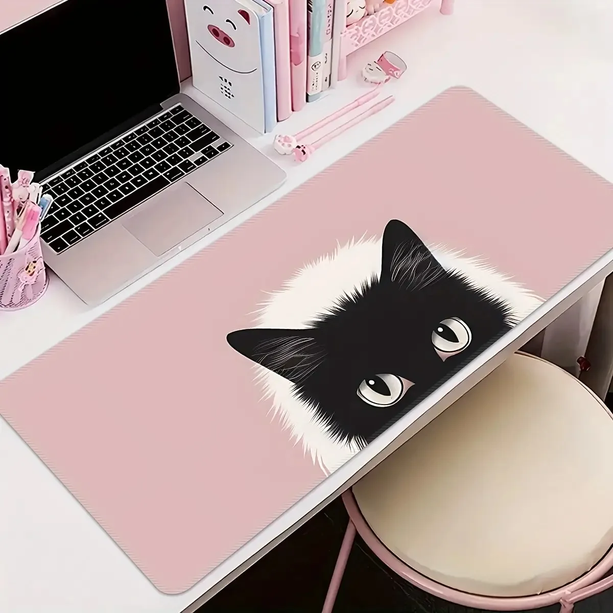 

Cute black cat pattern designed mouse pad is made of rubber, which is anti-slip, washable and can be printed in high definition