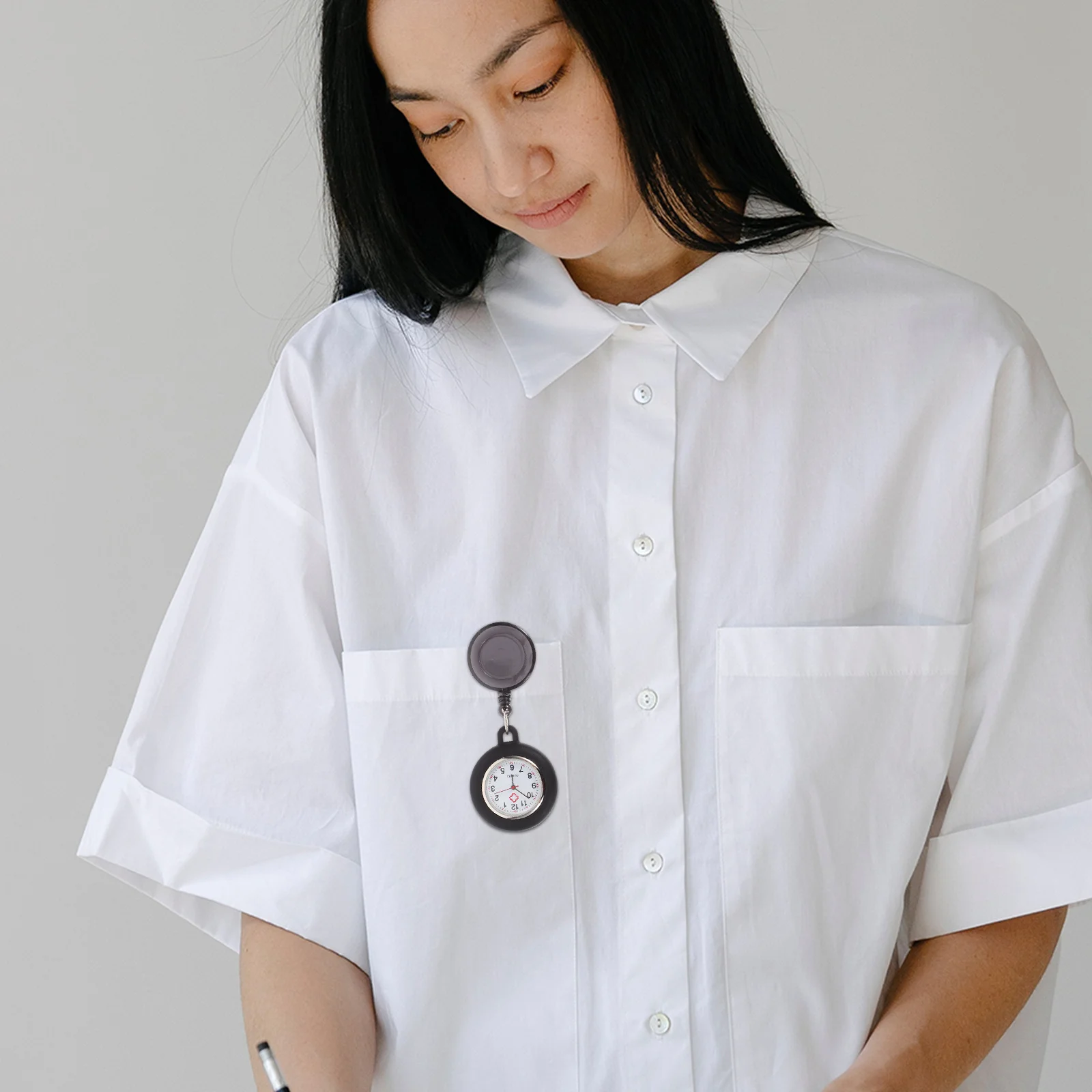 Relógio de bolso de enfermeira com rosto sorridente, carretel de crachá, relógio pendurado, durável, leve, hora precisa, número claro para estudantes