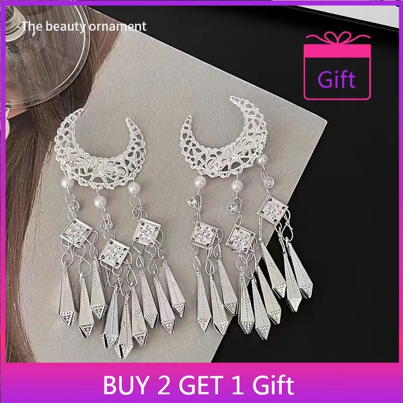 

Vintage Revival Hair Clip Chinese Inspired Crescent Design Duckbill Clip with Tassel for Women Unique Hair Accessory