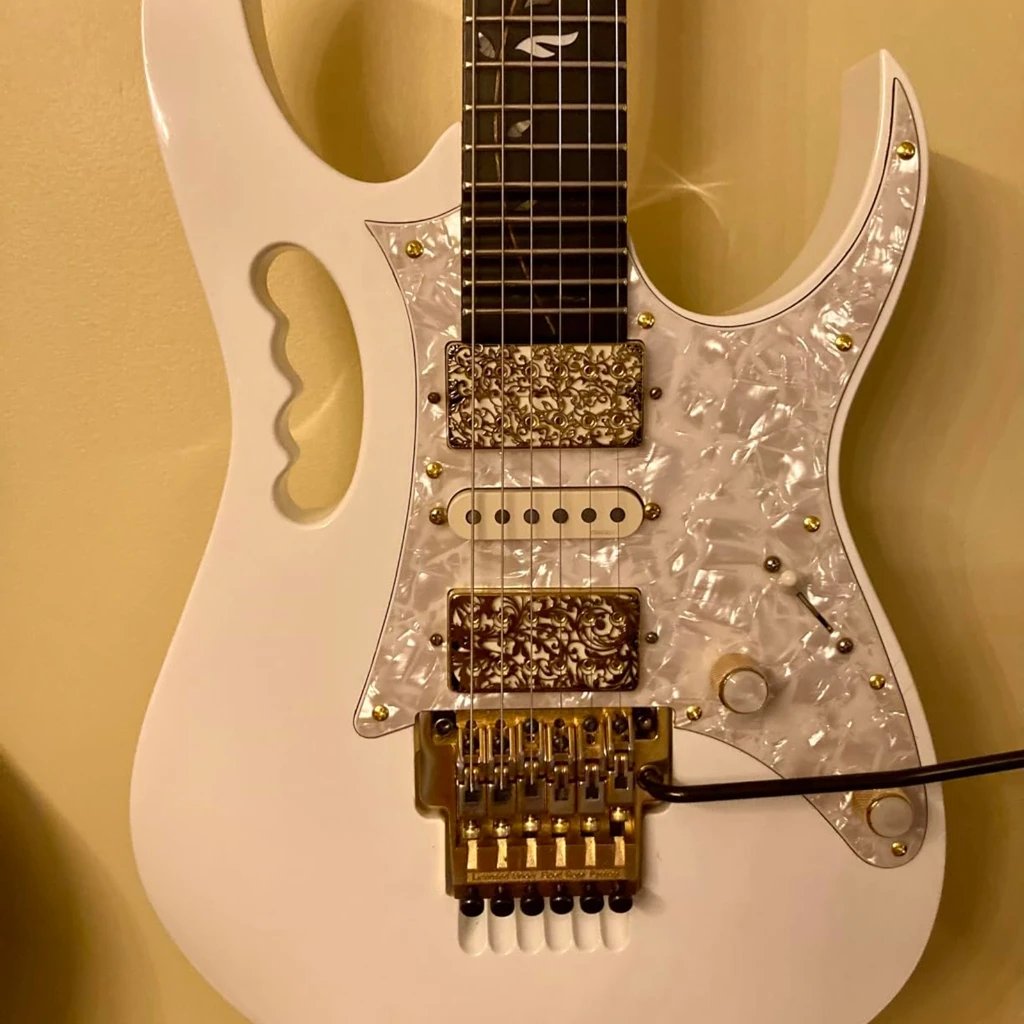 

Professional Guitar Neck Pickup Metal Shell Humbucker Cover Guitar Pickup Lid Guitar Sound Enhancement Brass Texture