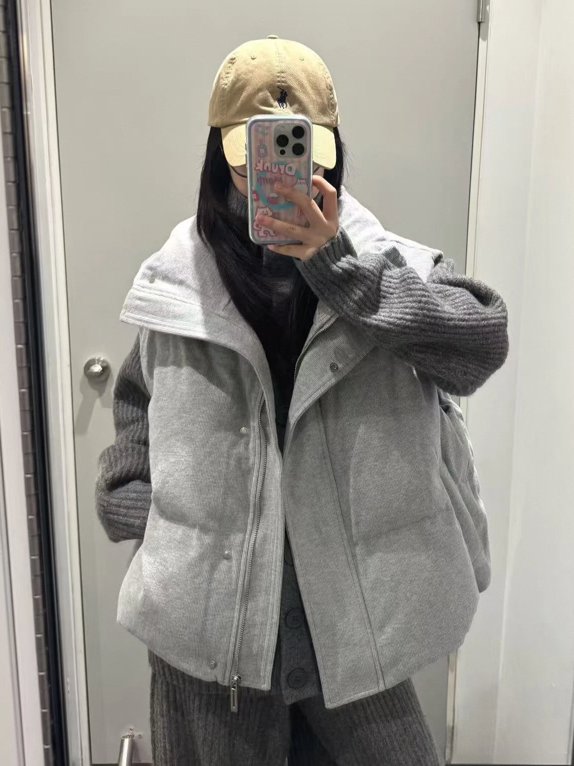 Trendige gestrickte Thiened-Damenweste 2025, Winter-Pendler-Oberbekleidung, Wärme-Oulder-Pad-Design, erschwingliche Außenschicht