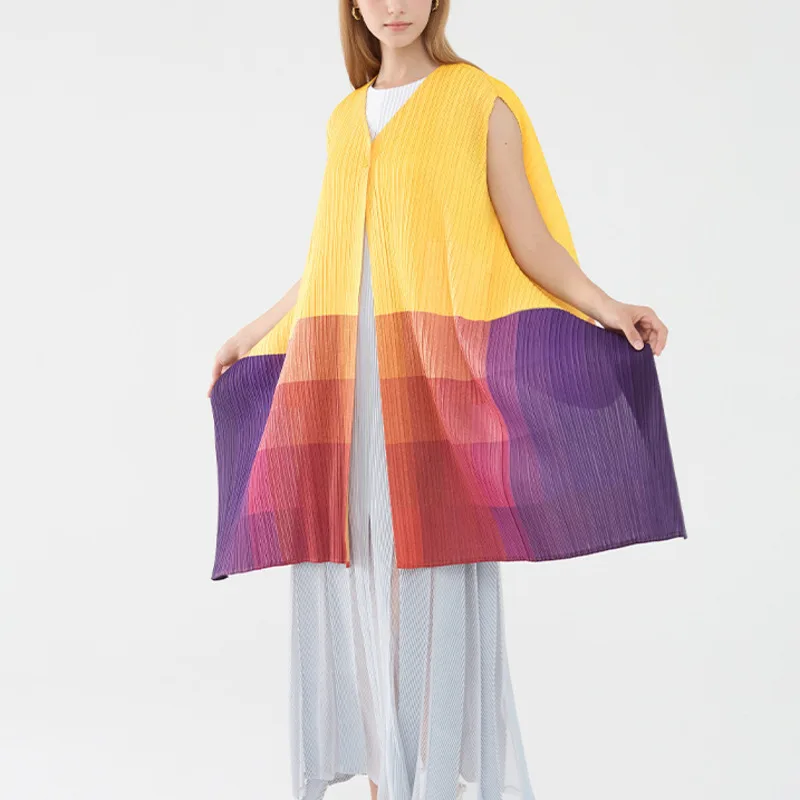 

Miyake 2025 New Stylish Casual Versatile Top Sunscreen Pleated Jacket Women's Single Button Plaid Print Irregular Jacket Summer