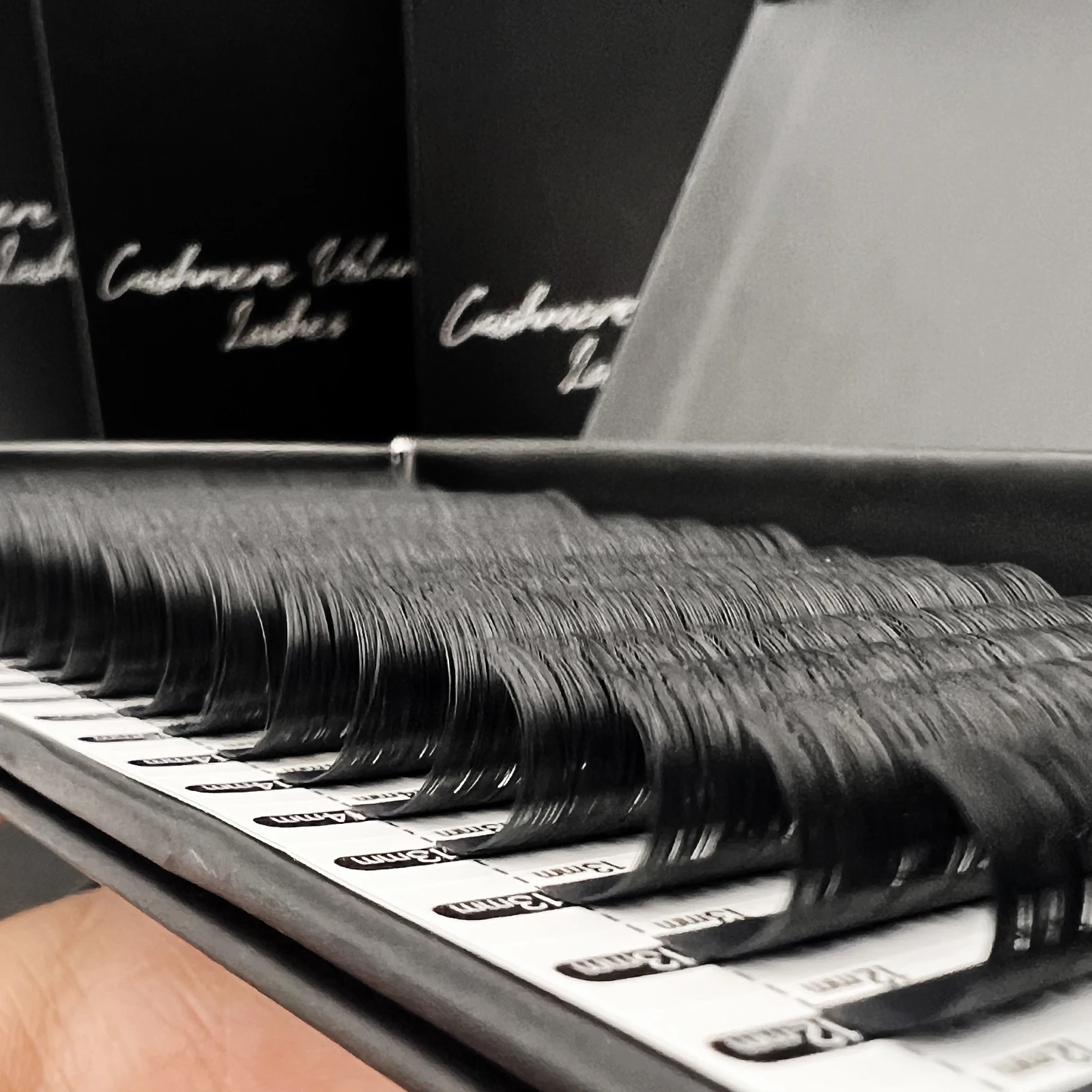 

10 boxesPersonalized Whole Sale Lash Trays 0.5 Quindago 6mm Dark Black Matte Cashmere Lash Trays 0.03 Real Velvet Matte Lash Tra