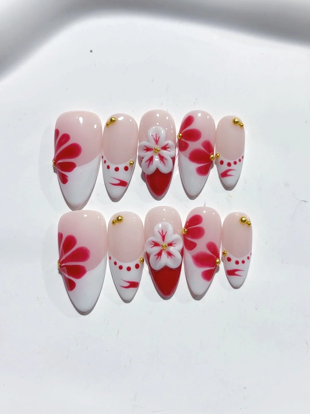 

Big Red Hand-Painted Carved Art Fashion Wearable Fake Nails (D411)