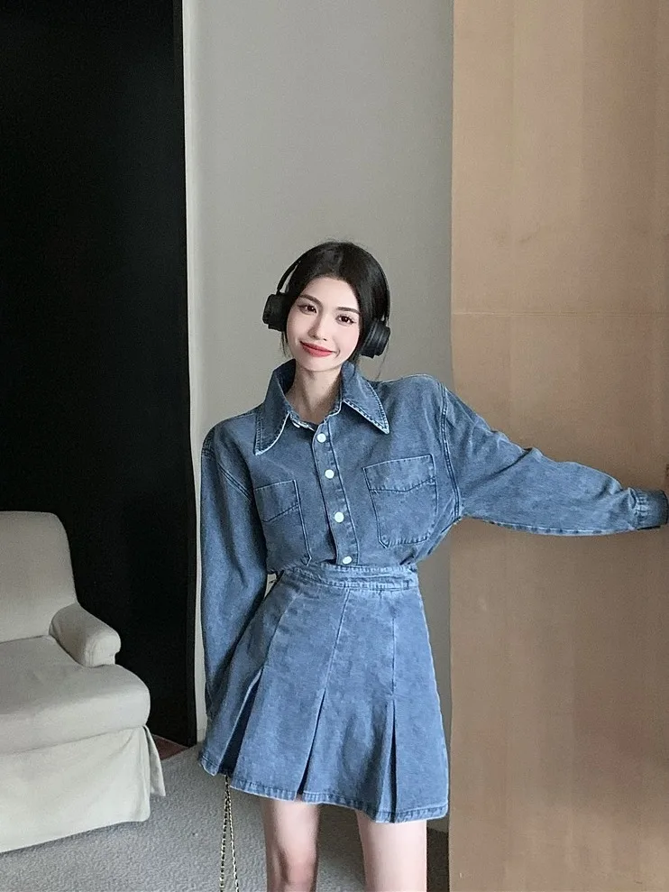 

Retro Style Women's Denim Shirt And Pleated Skirt Set Single Button Collared Spring Fashion Slimming Two Piece Ensemble