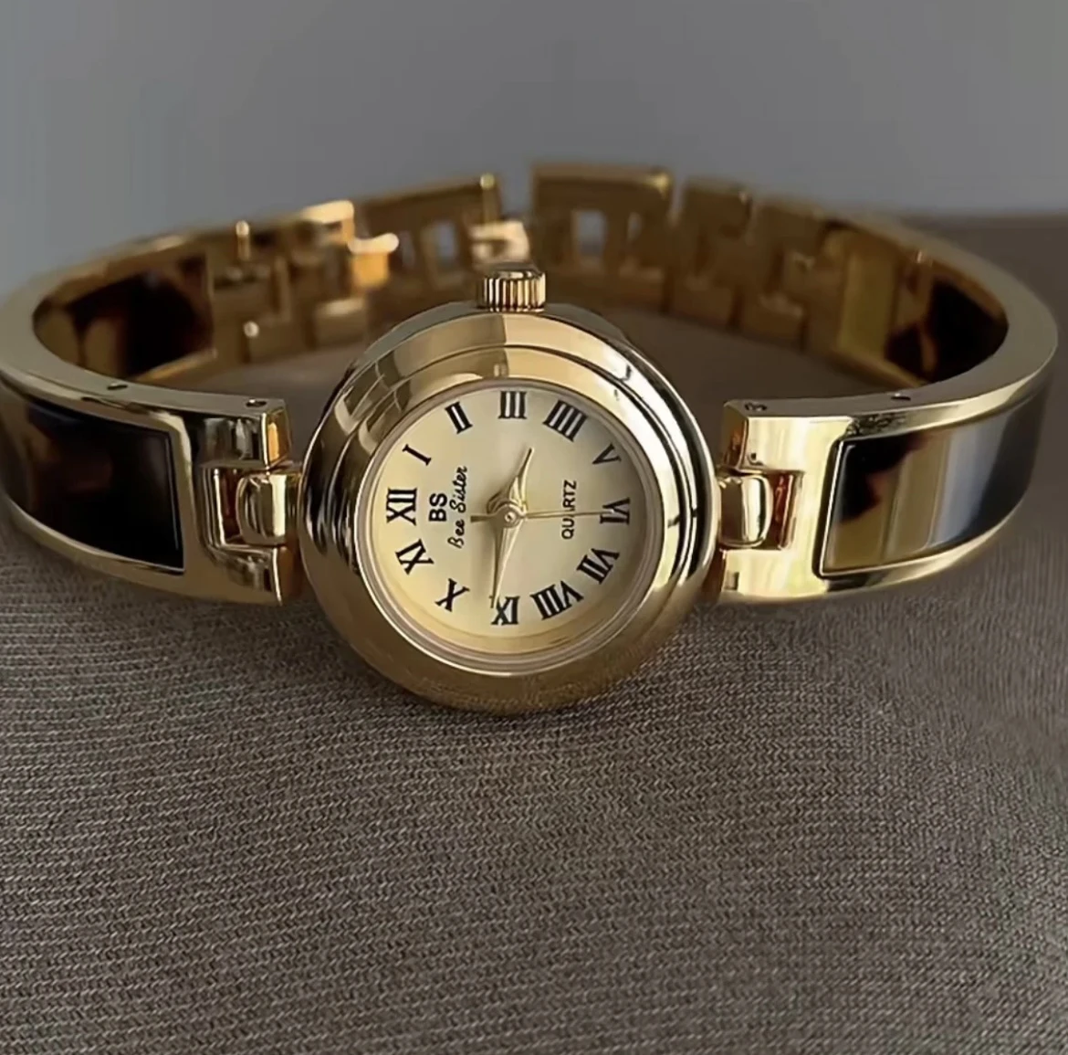 

Selected round retro brown bracelet ladies quartz watch temperament fashion female watch bracelet watch birthday gift for women