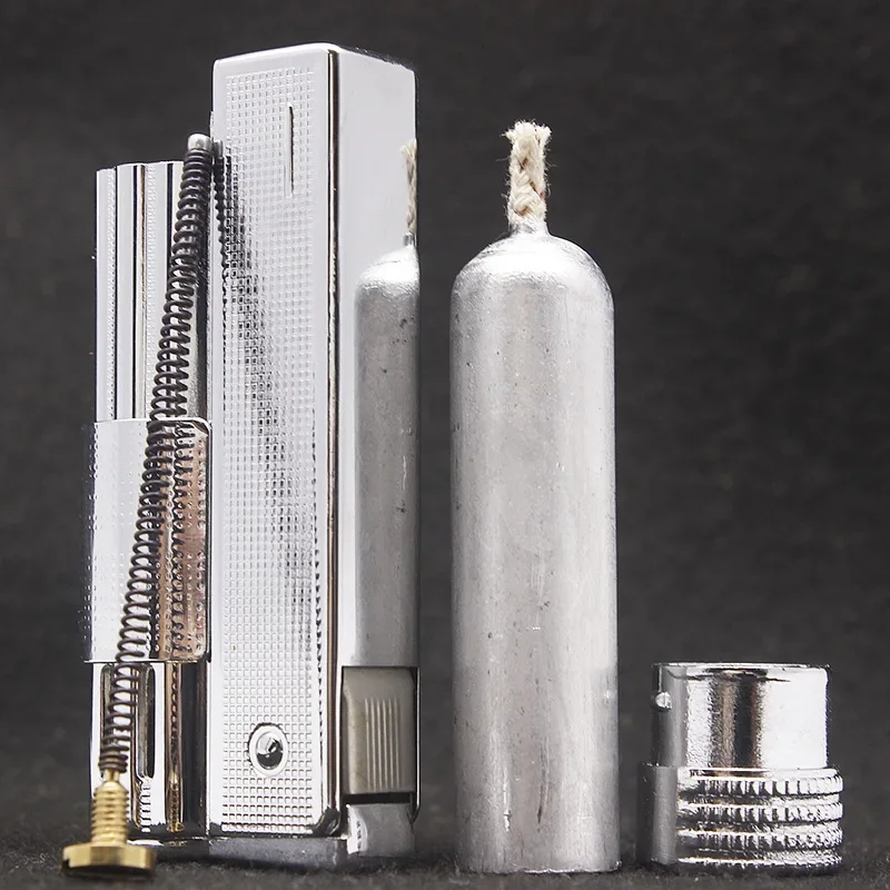 2022 Unique Retro Gasoline Metal Kerosene Lighter Men Vintage Grinding Wheel Gasoline Flint Old Windproof Cigarette Lighter