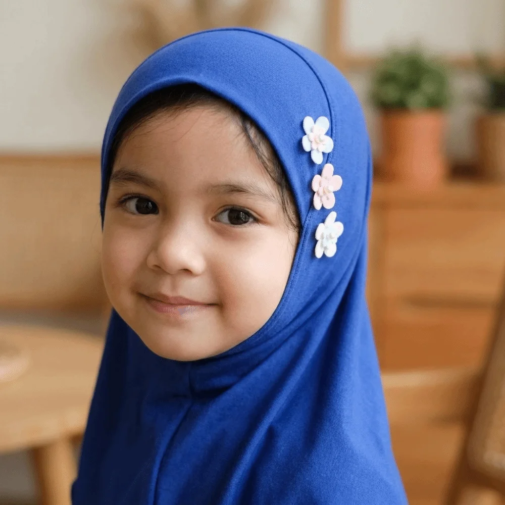 Soft Little Girls Pull-On Hijab with Floral Ornament Non-slip Crystal Linen Headscarf Breathable Stretch Head Cover 2-6 Years