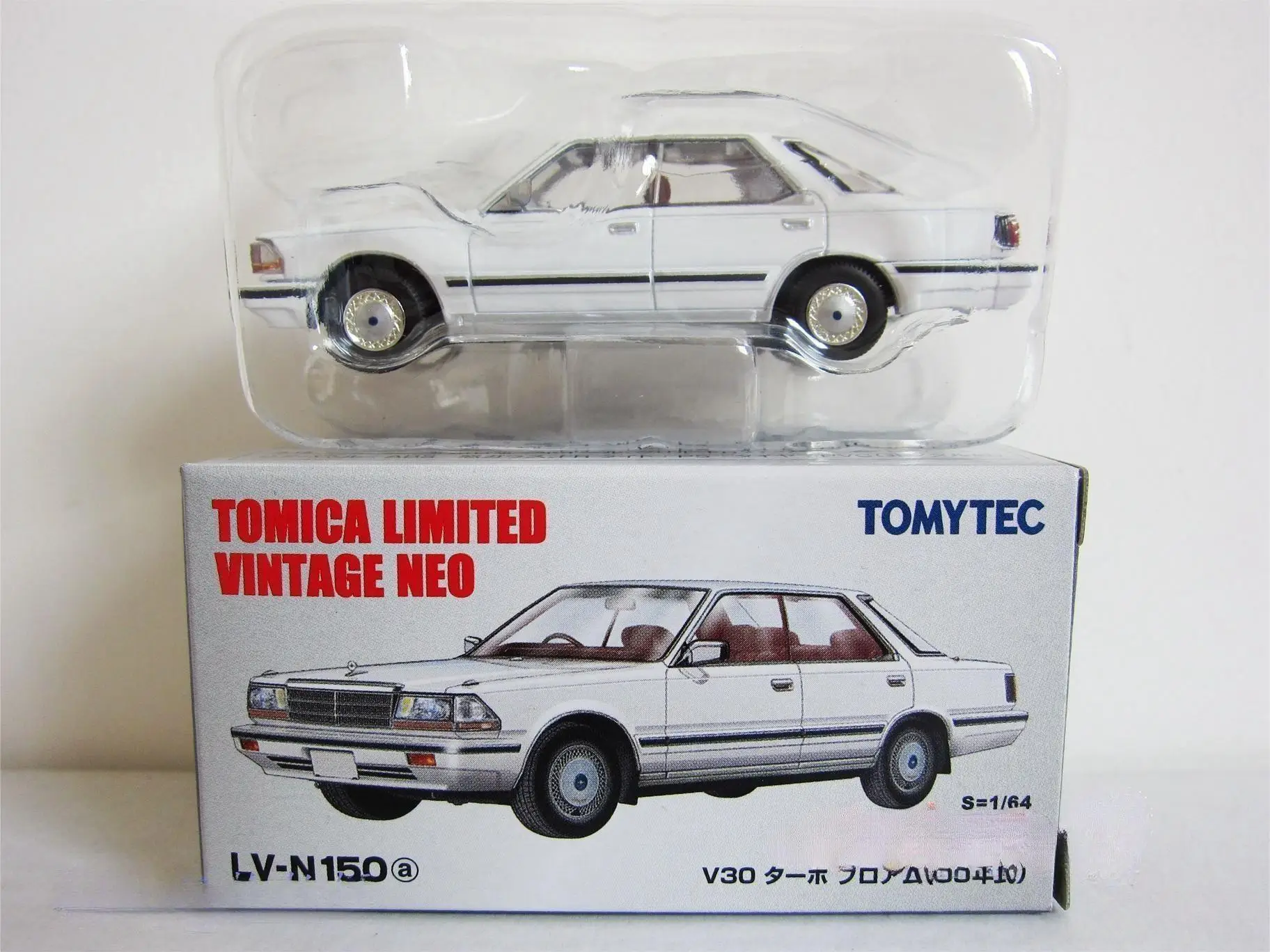 Tomytec-modelo de coche Tomica TLV 1/64, LV-N150a, NISSAN, GLORIA V30, BROUGHAM, de aleación fundida a presión, para regalo