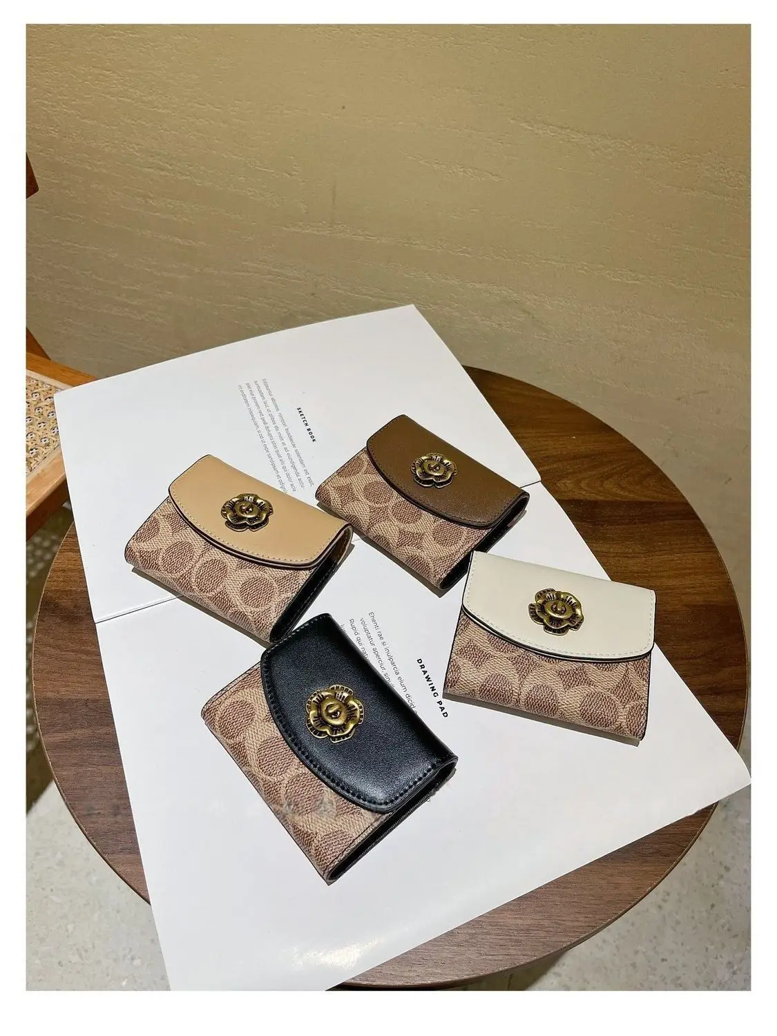 High End Camellia Organ Card Bag Exquisite Zero Wallet Multi Slot Light Luxury Retro Fashion Multi Functional Storage Wallet
