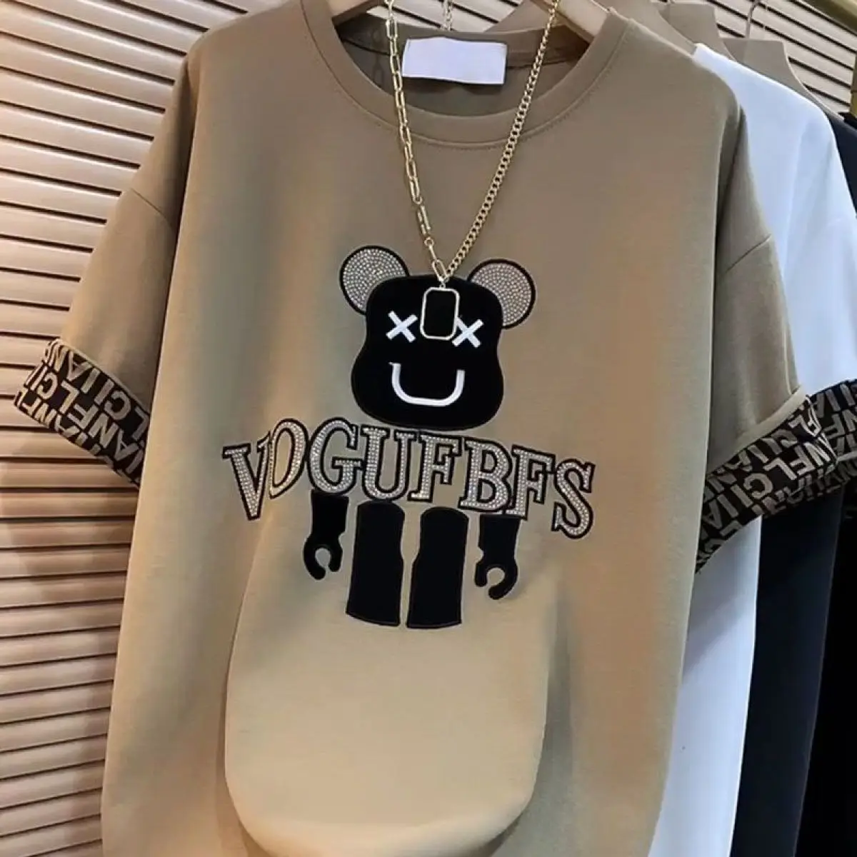 

150 KG Big Size Women's Clothing Letter Embroidery T Shirt Women with Rhinestone Cartoon Bear Fashion Plus Size Top Streetwear