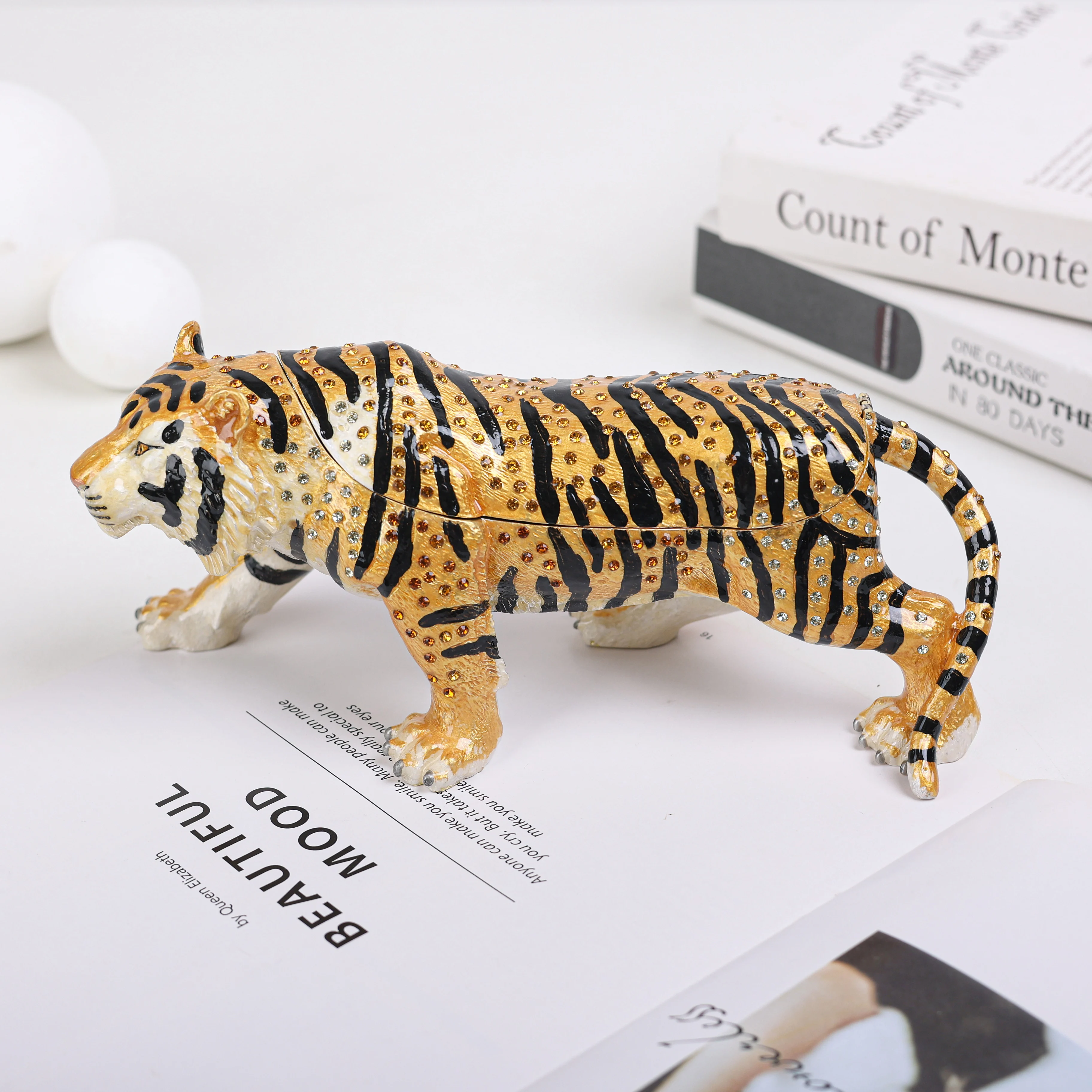 

SHINNYGIFTS Tiger Trinket Jewelry Box Hinged,Decorative Hinged Jewelry Animal Tiger Figurines Unique Home Decor