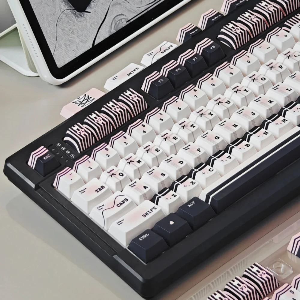 

131Keys Princess Diary Keycap Cherry Pbt Suitable For Rain 75 Mechanical Keyboard Pink Bow Element Black Cute Game Office Keycap