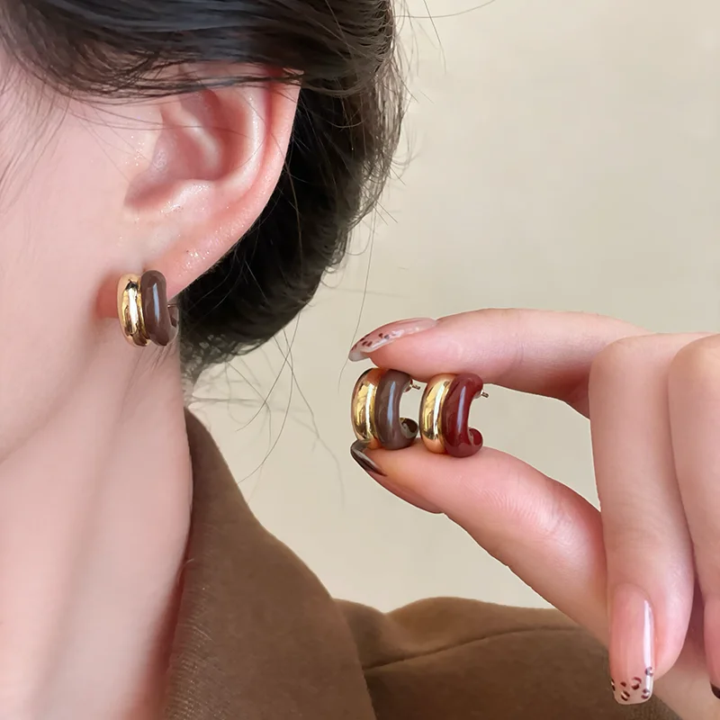 Copper alloy C-shaped Color Blocked Enamel Earrings Simple and Versatile Jewelry Fashion and Elegant Ear Accessories for Womens