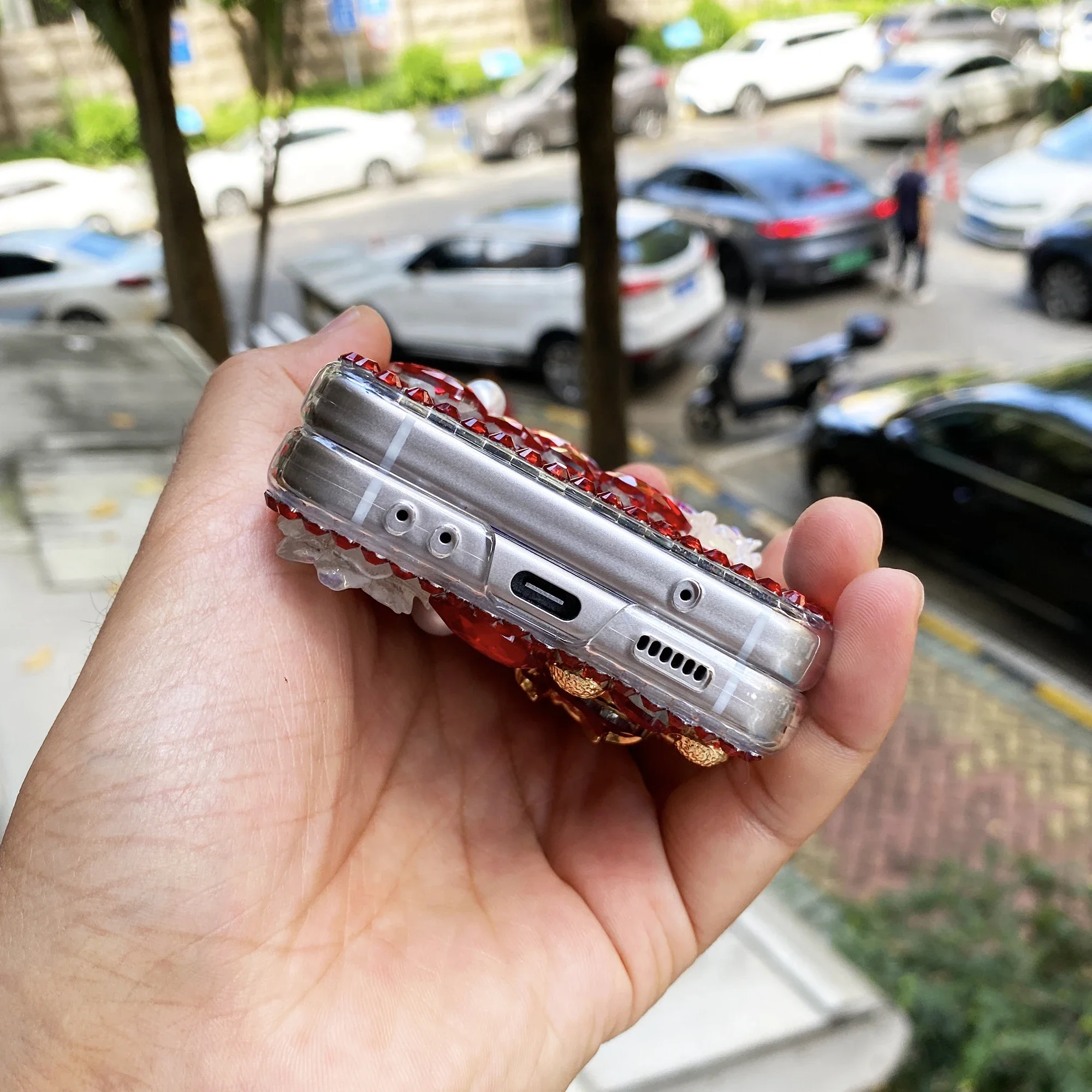 Роскошный чехол для телефона со стразами и милым медведем для Samsung Galaxy Z Flip 6 5 4 3, модные лазерные цветы, красный кристалл, прозрачный чехол из ПК